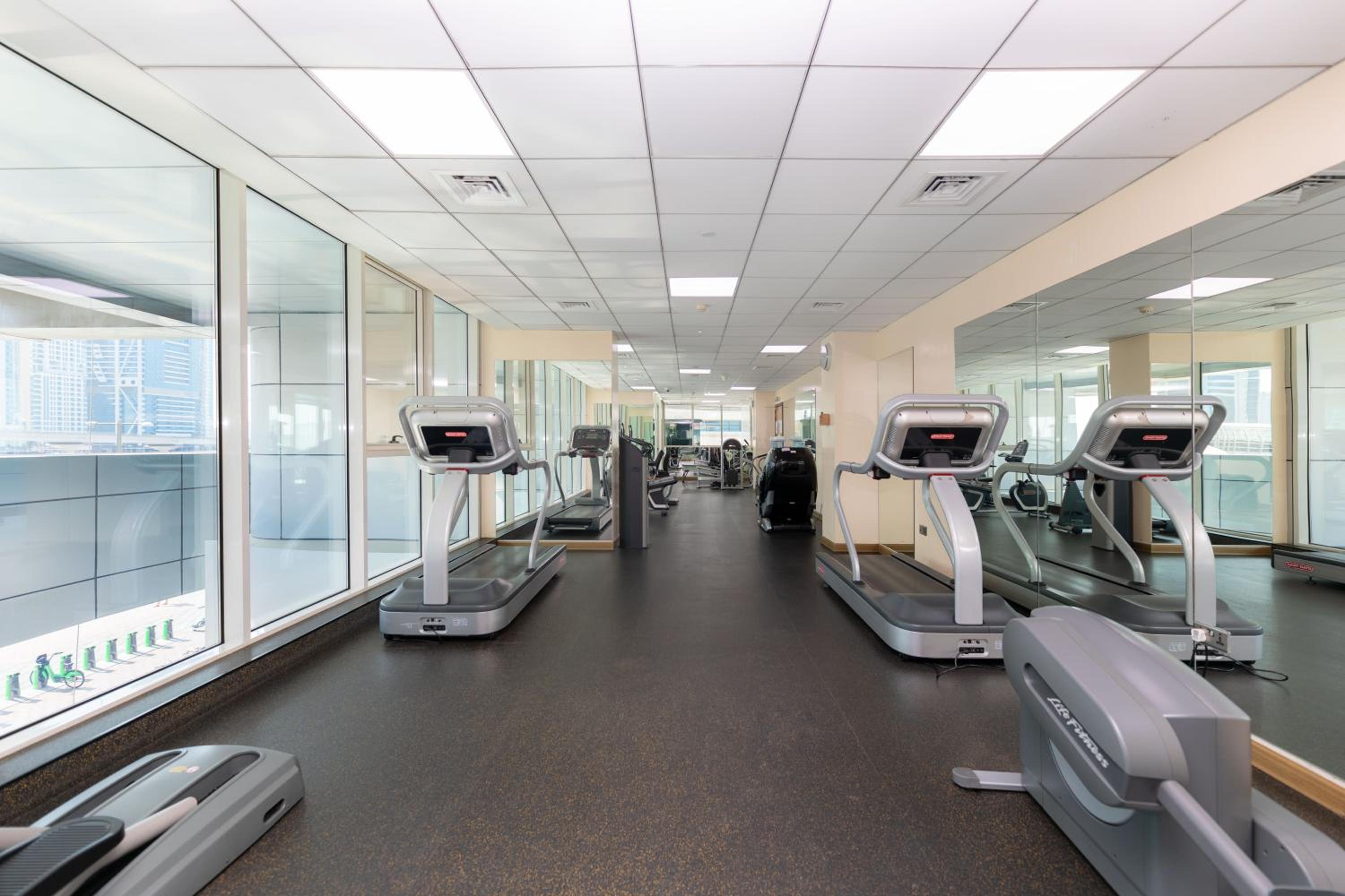 Dubai Marina - 5 bedroom, resort feel, great Amenities