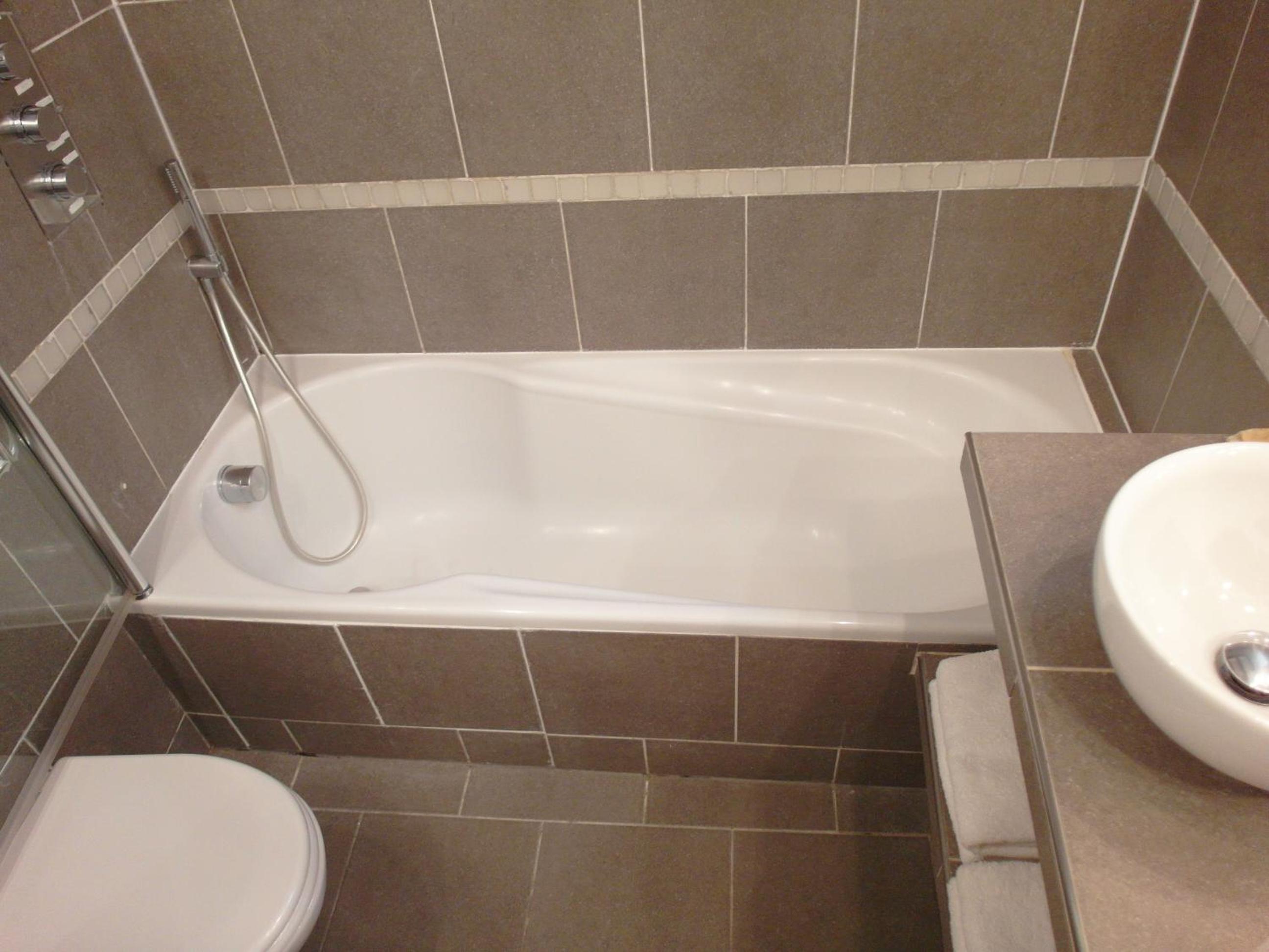 Louvre Parisian ChicSuites