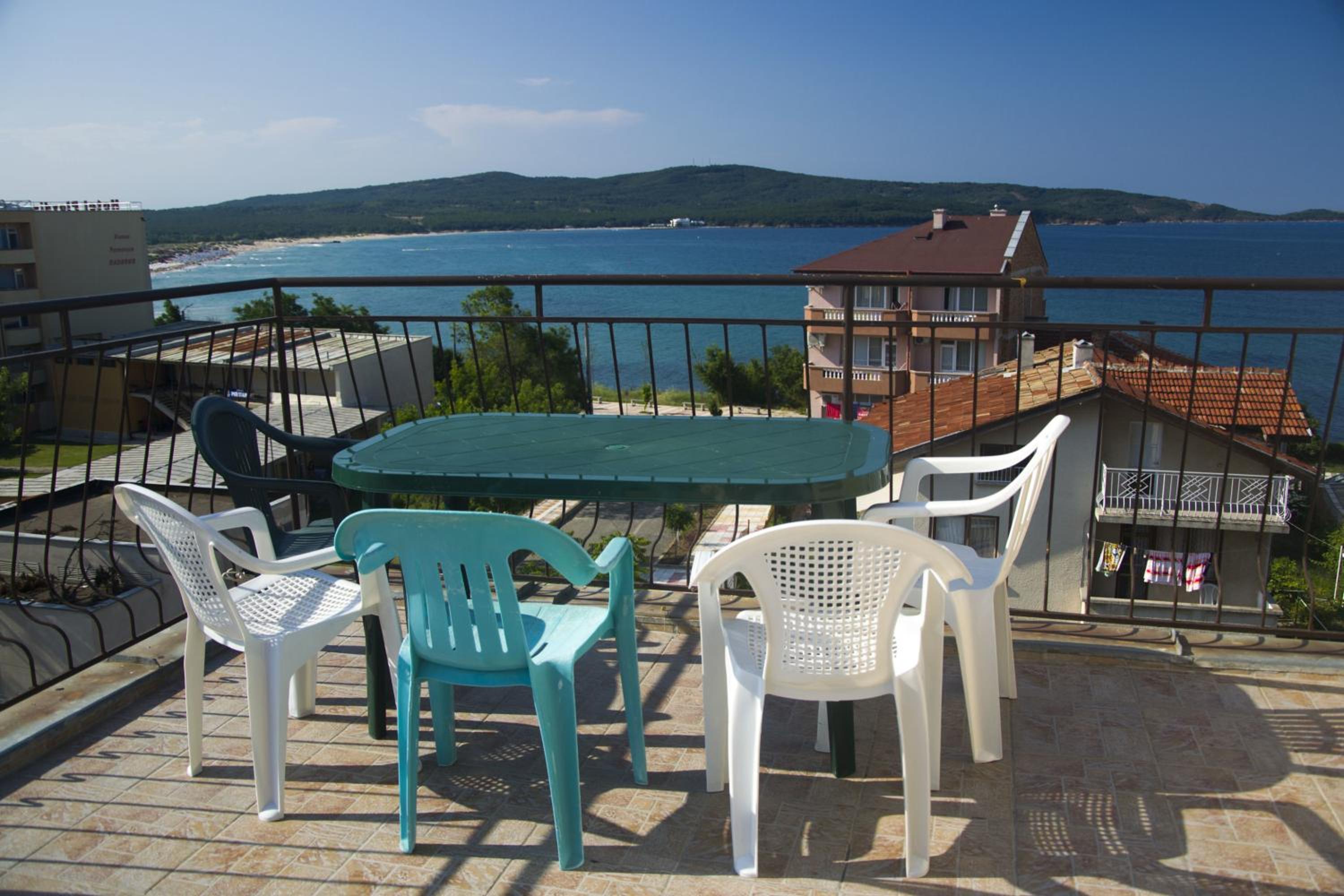 Paunovi Guest House