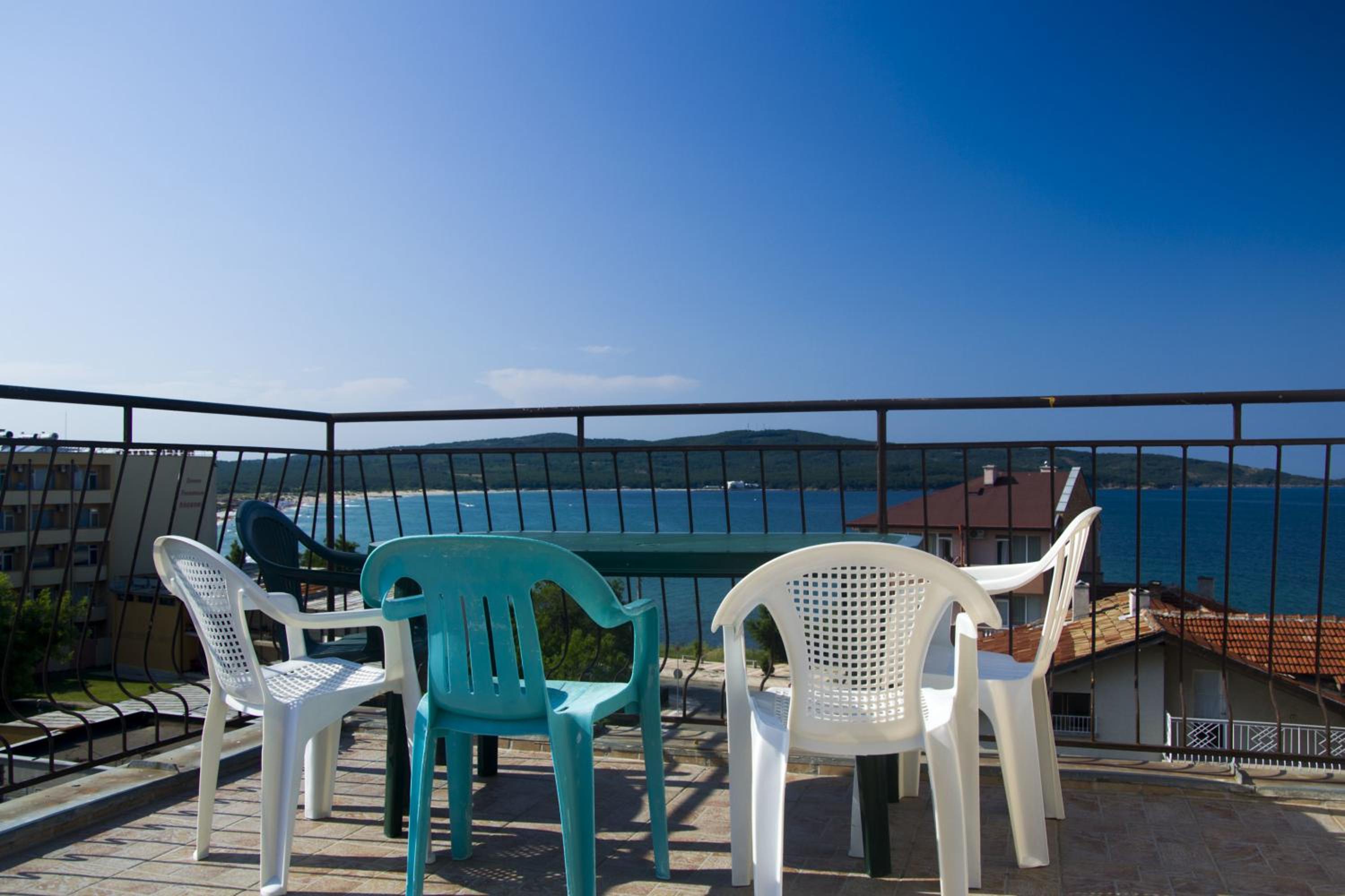 Paunovi Guest House