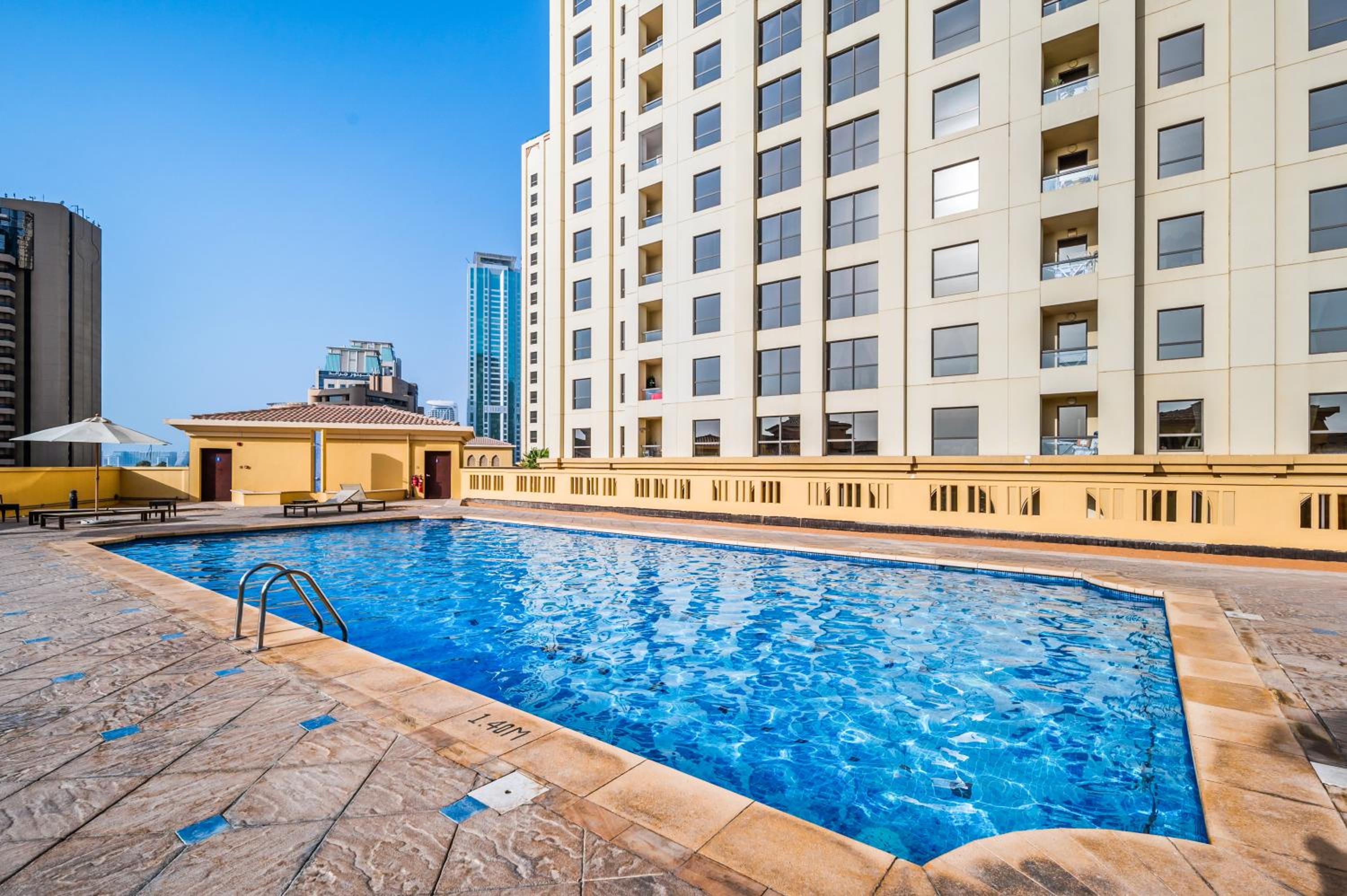 Lovely 2-bed condo in JBR - 5 mins from beach - Palm View!