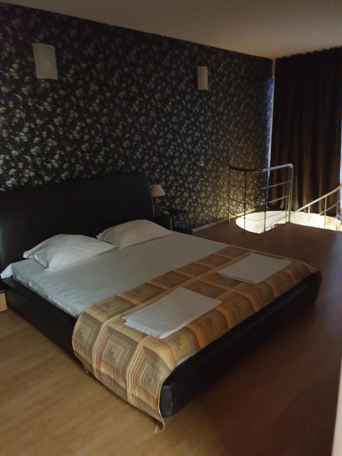 Guest House California