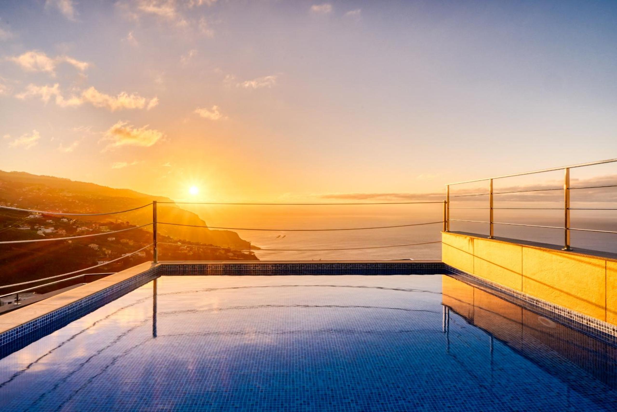 Sunrise Villa, a Home in Madeira