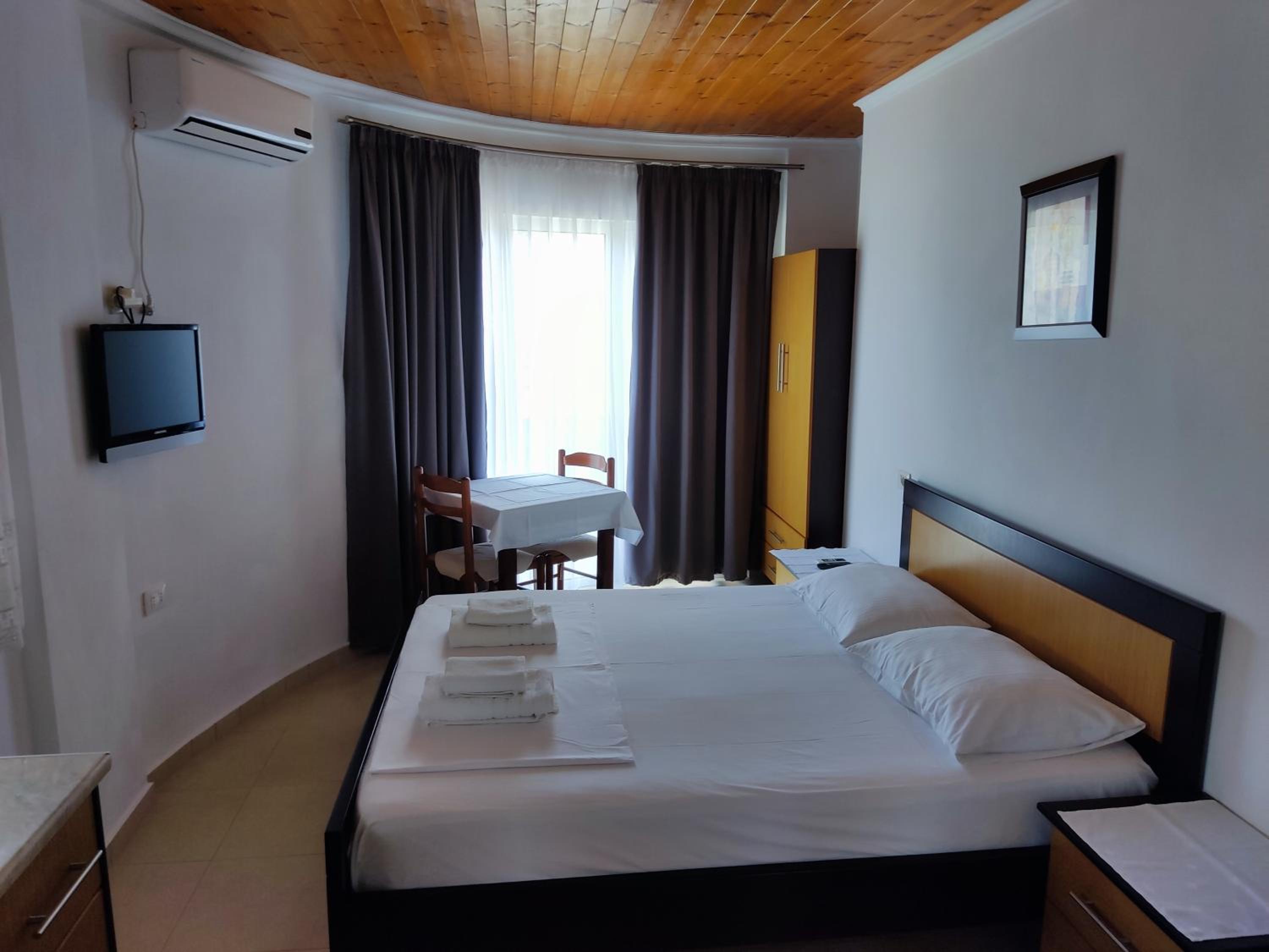 Ksamil Apartments