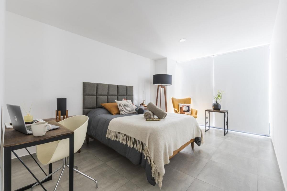 Central Balbuena Apartments