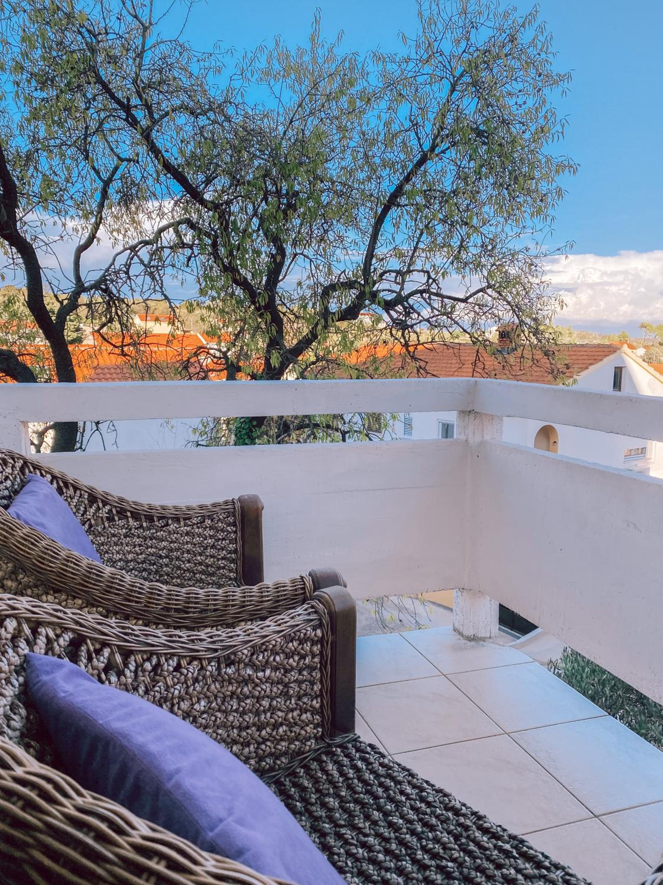 Sali Modern Seaview Apartment view 5
