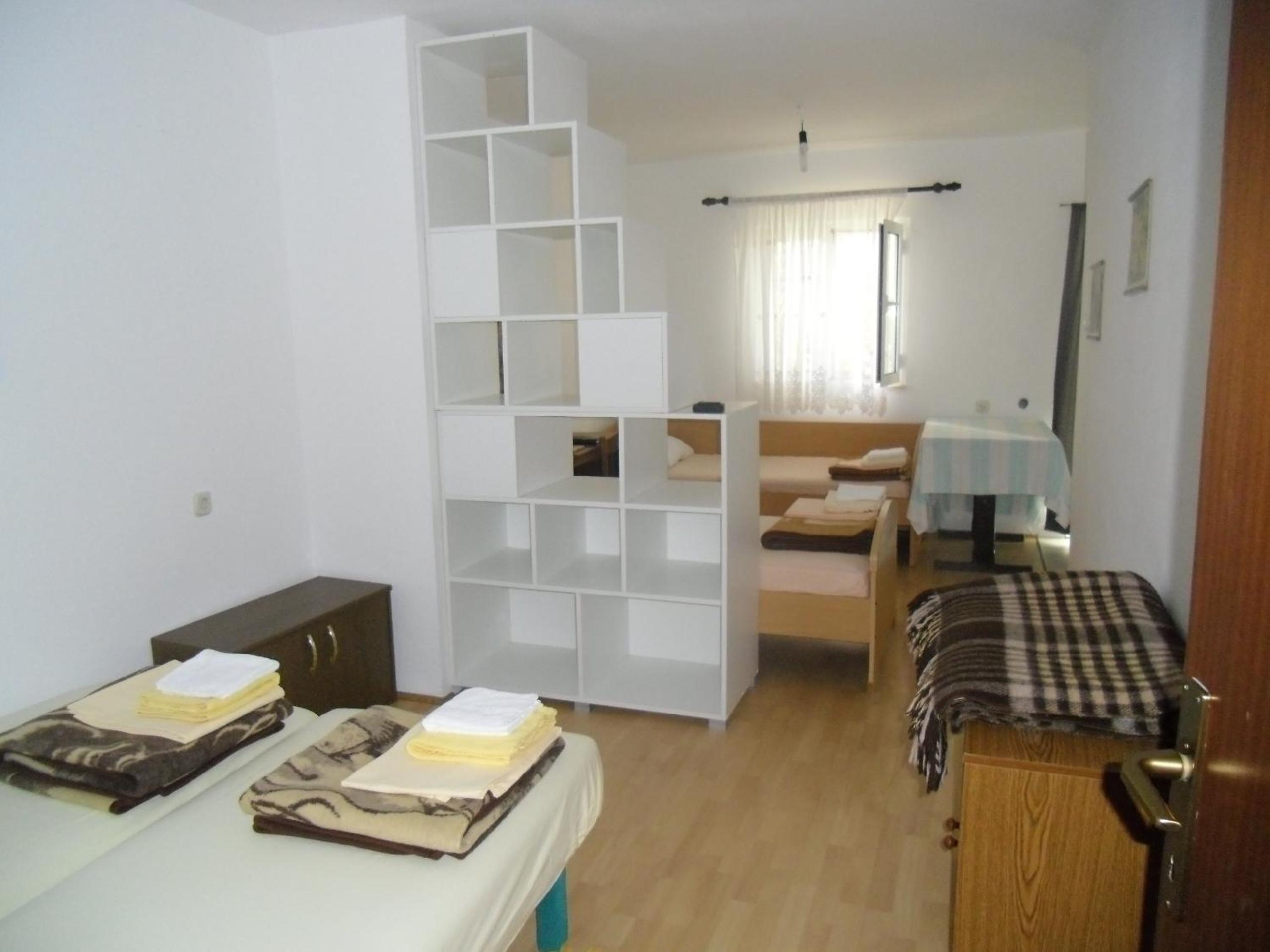 Apartments & Stone cottage - National park Kornati