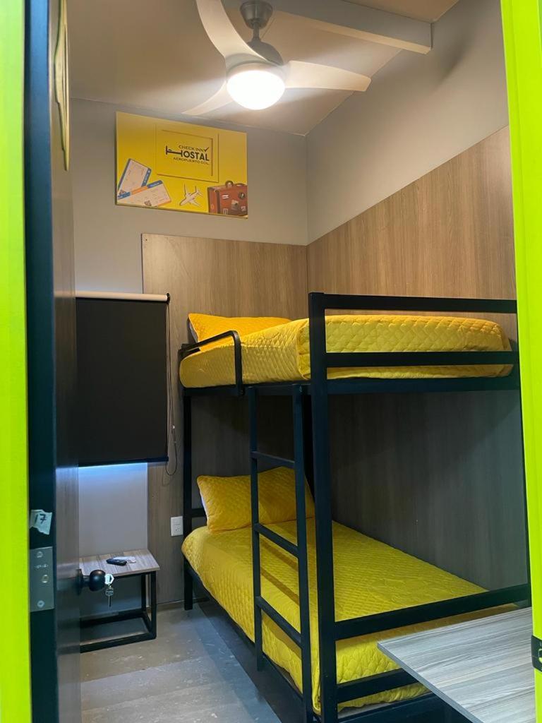 CHECK INN HOSTAL AEROPUERTO GDL