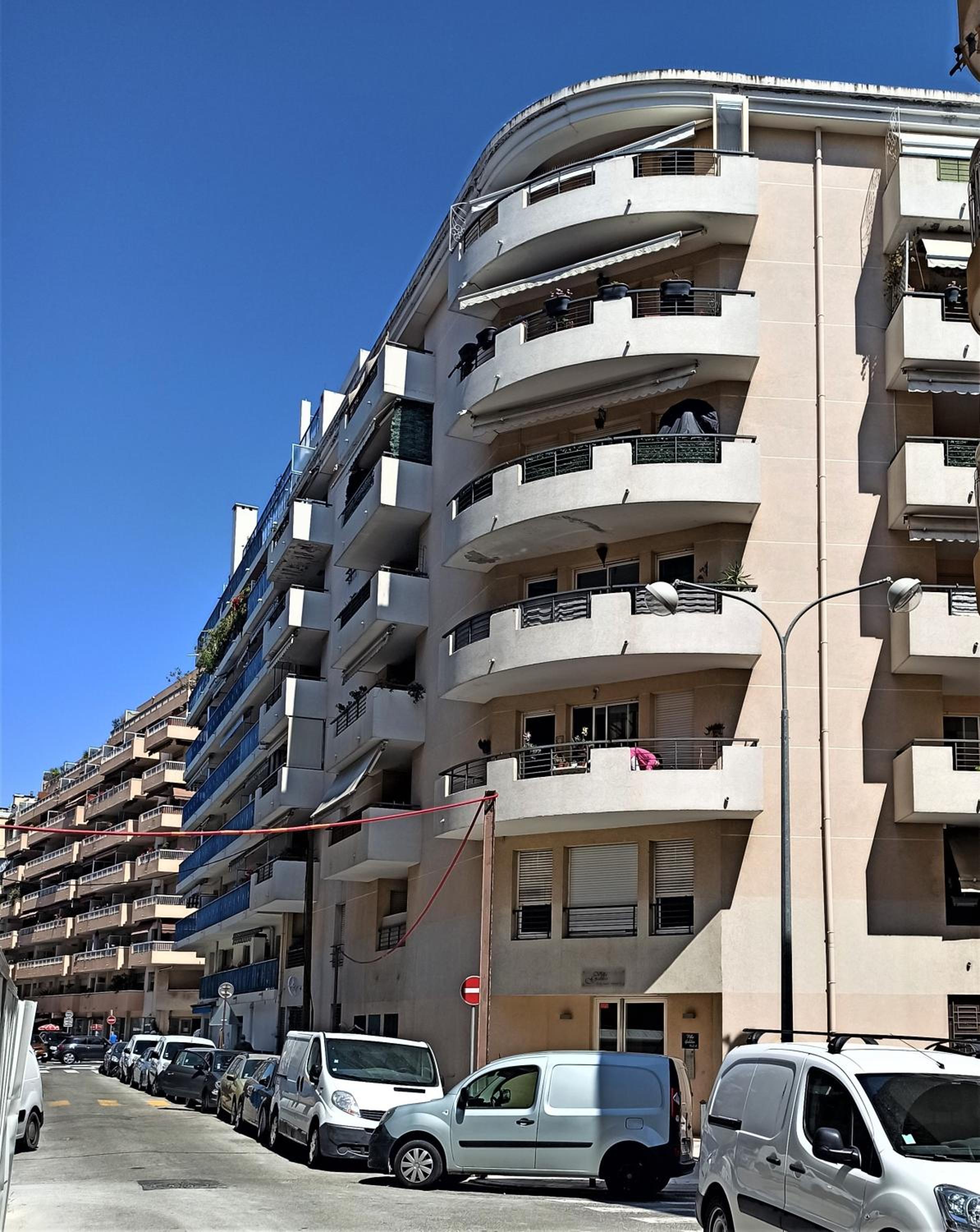 Studio neuf 25 m2, terrasse 35 m2 proche port Nice, Centre ville photo 2