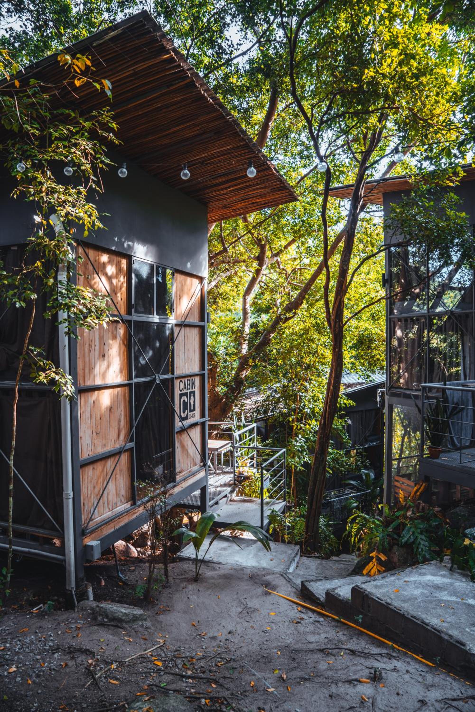 Warehouse Hostel Koh Tao view 3
