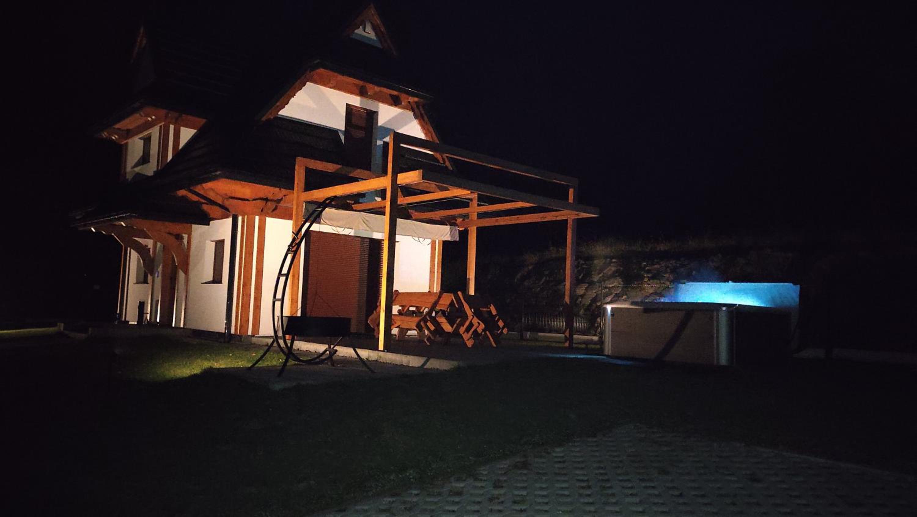 Zacna Chata domek z jacuzzi na wyłączność view 4