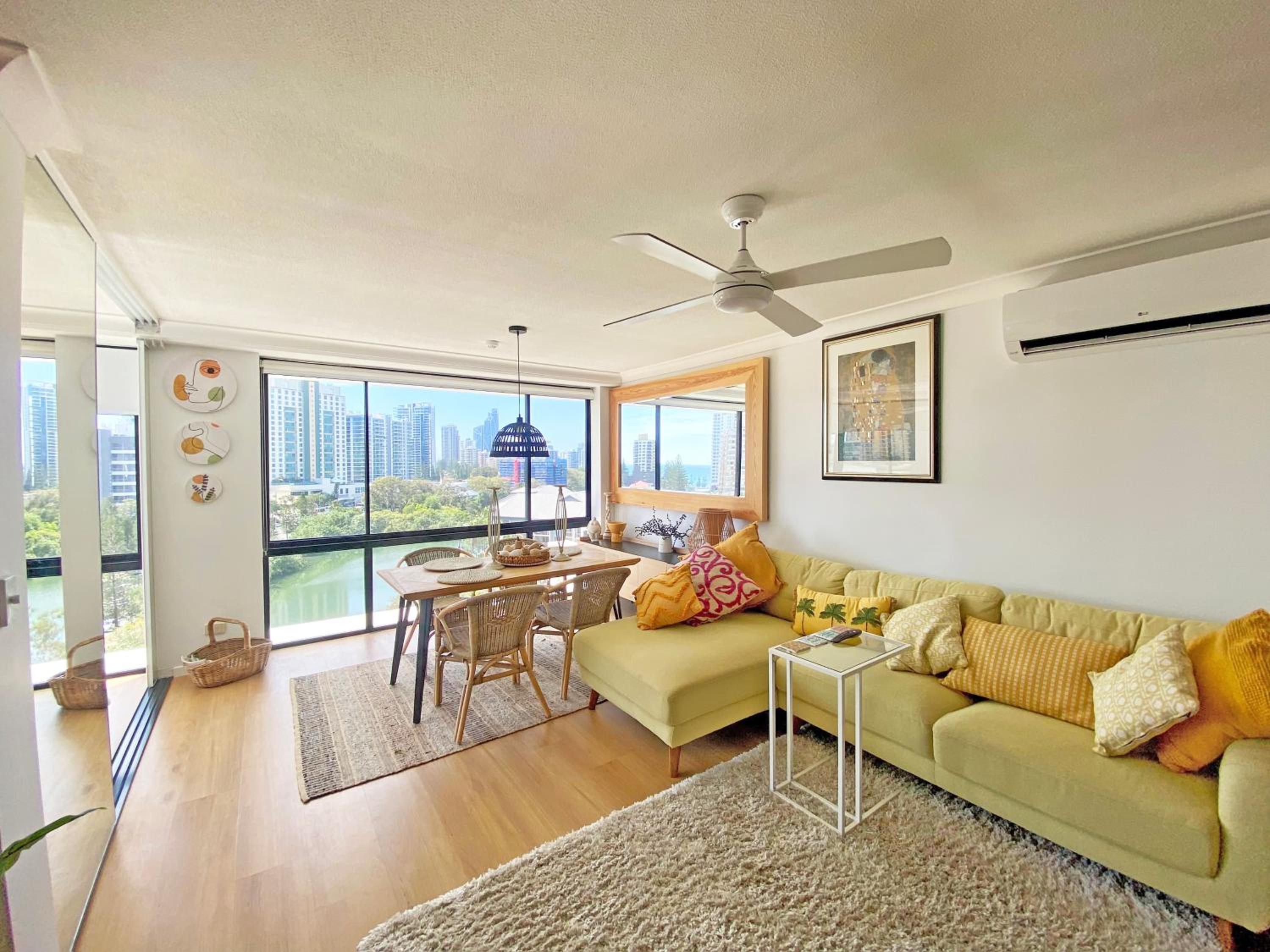 Surfers Plaza Romantic Getaway
