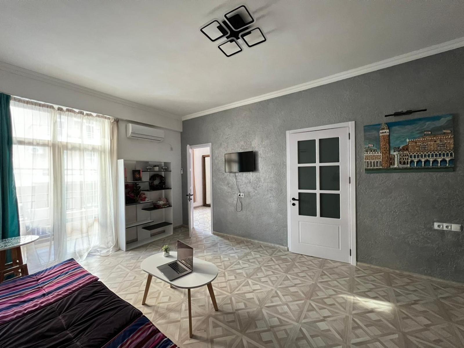 Apartment Sunny Mood