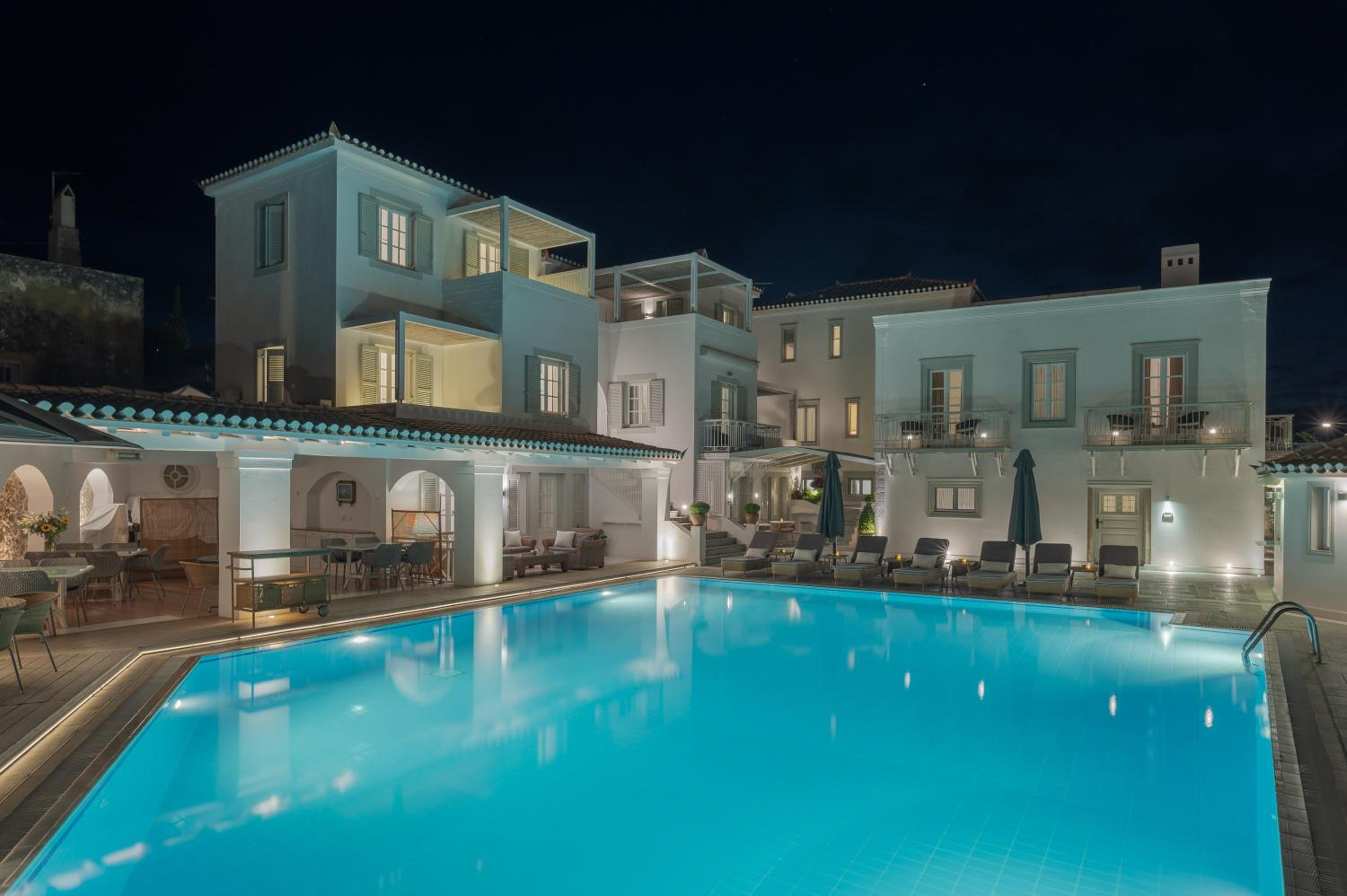 Zoe's Club view 3