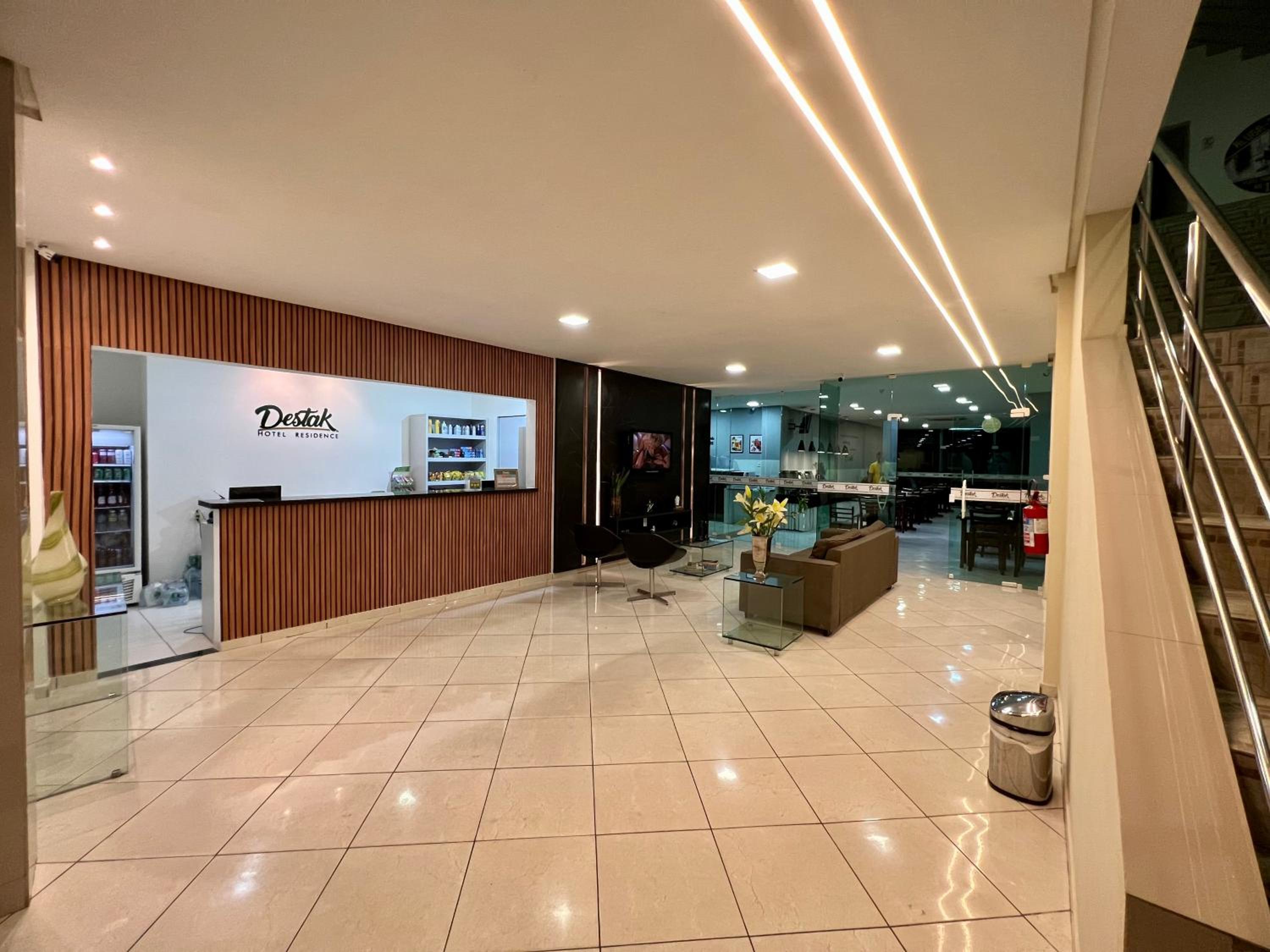 Lobby & Reception