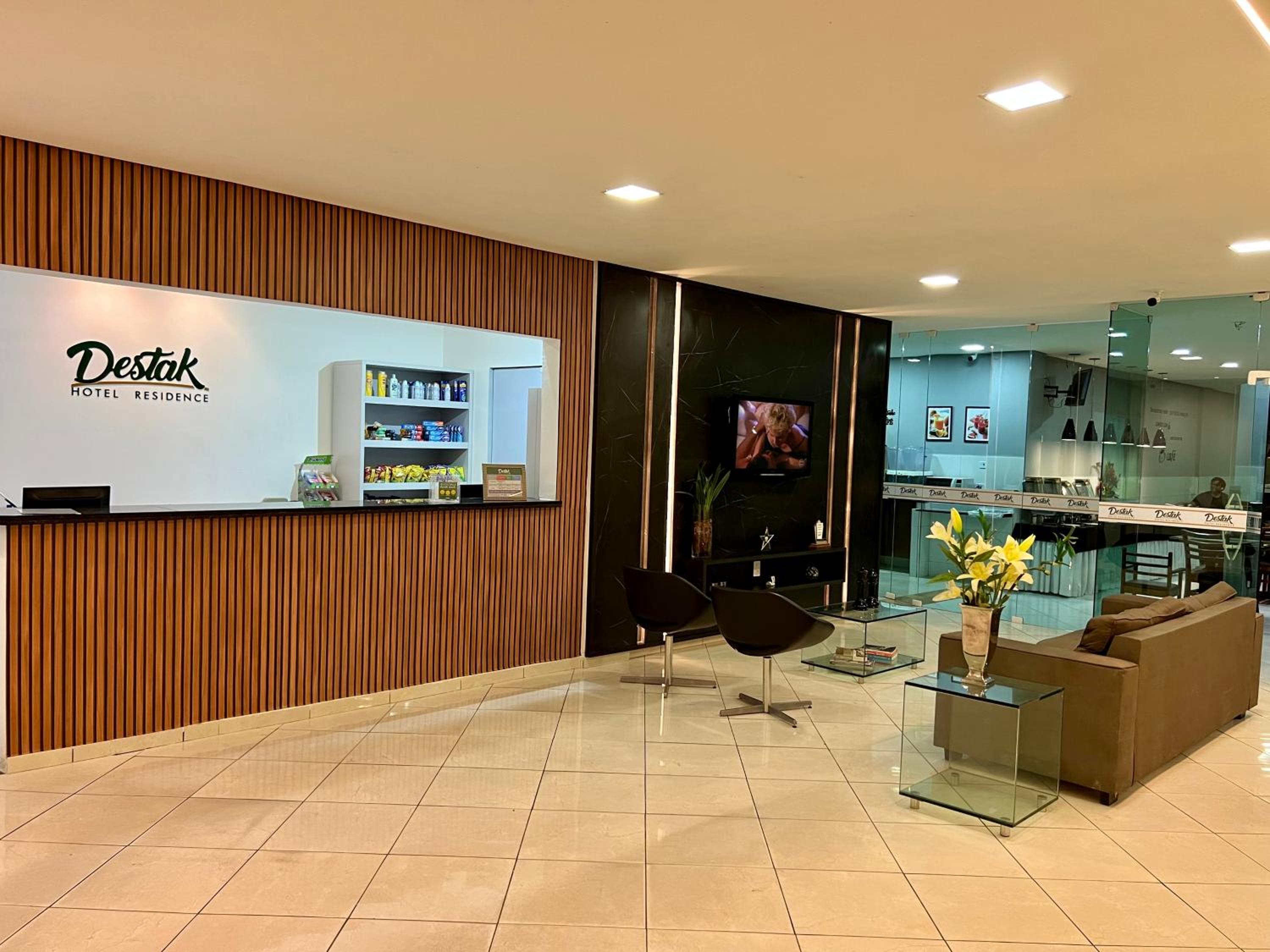 Lobby & Reception