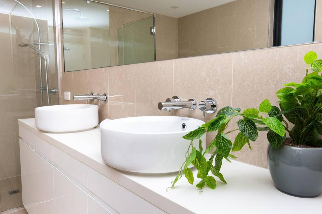 4 Bedroom Luxury City Penthouse Apartment! - Property Image 17