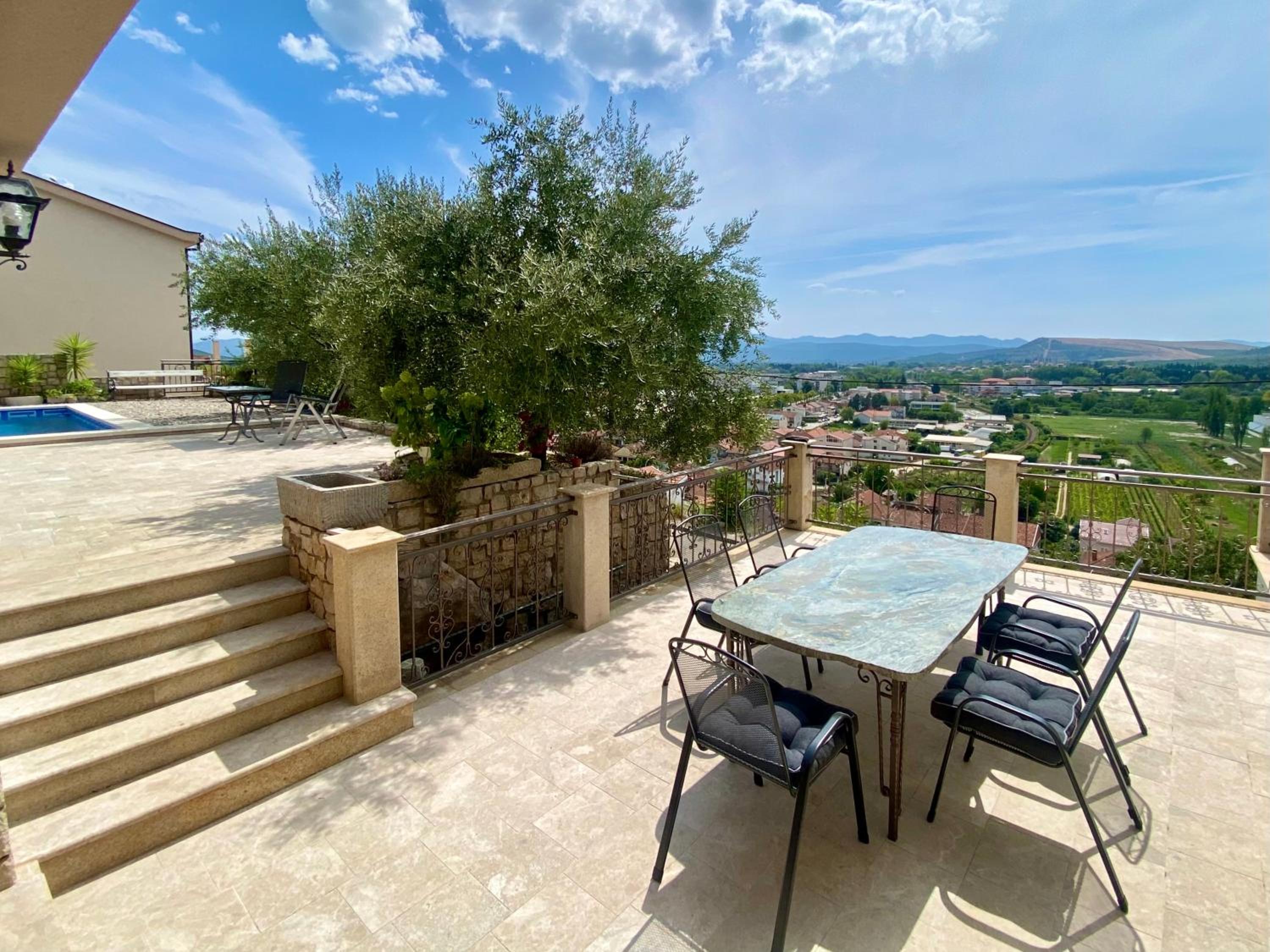 Villa Visualizza view 5