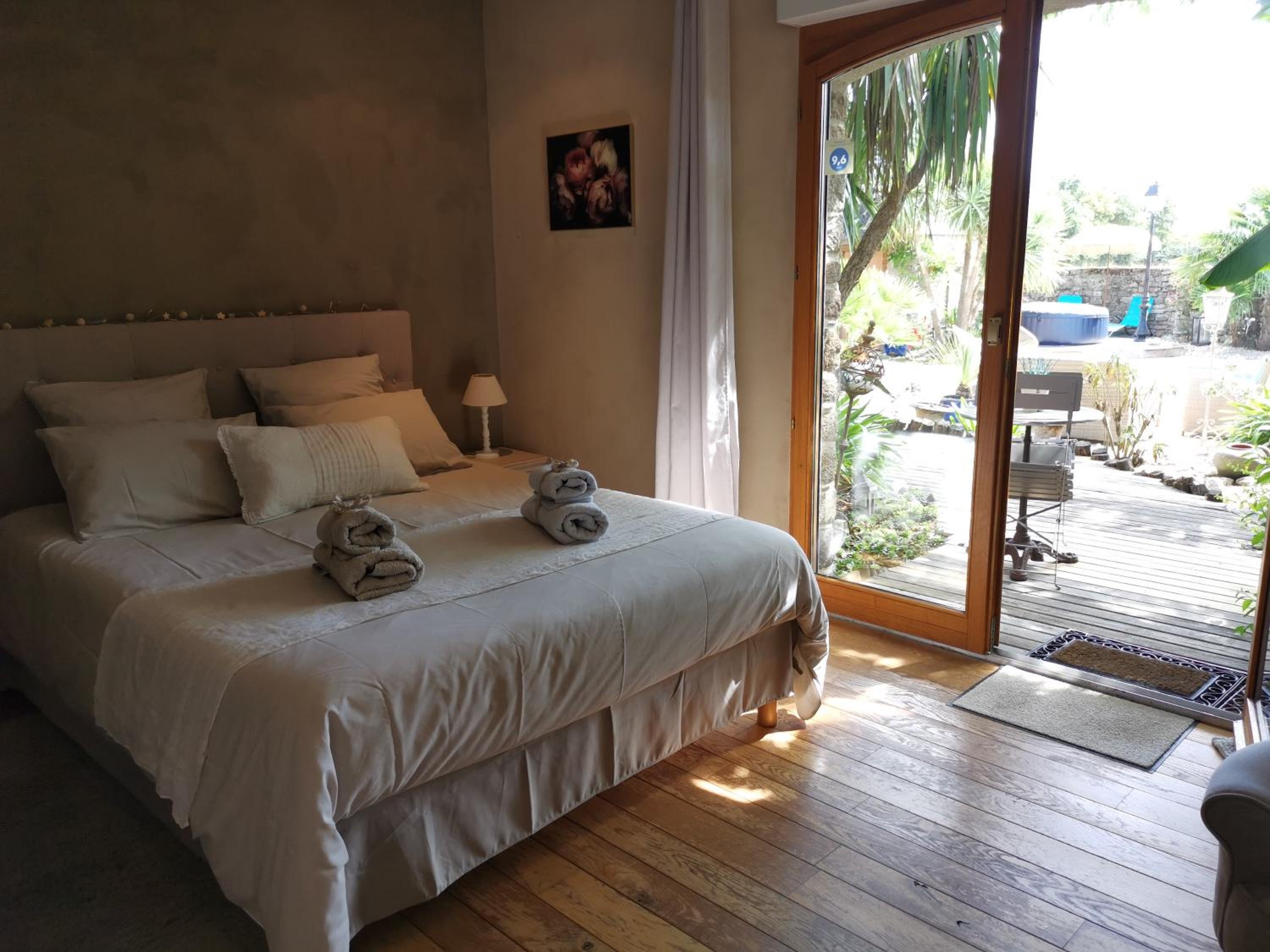B&B Lou Mas view 4