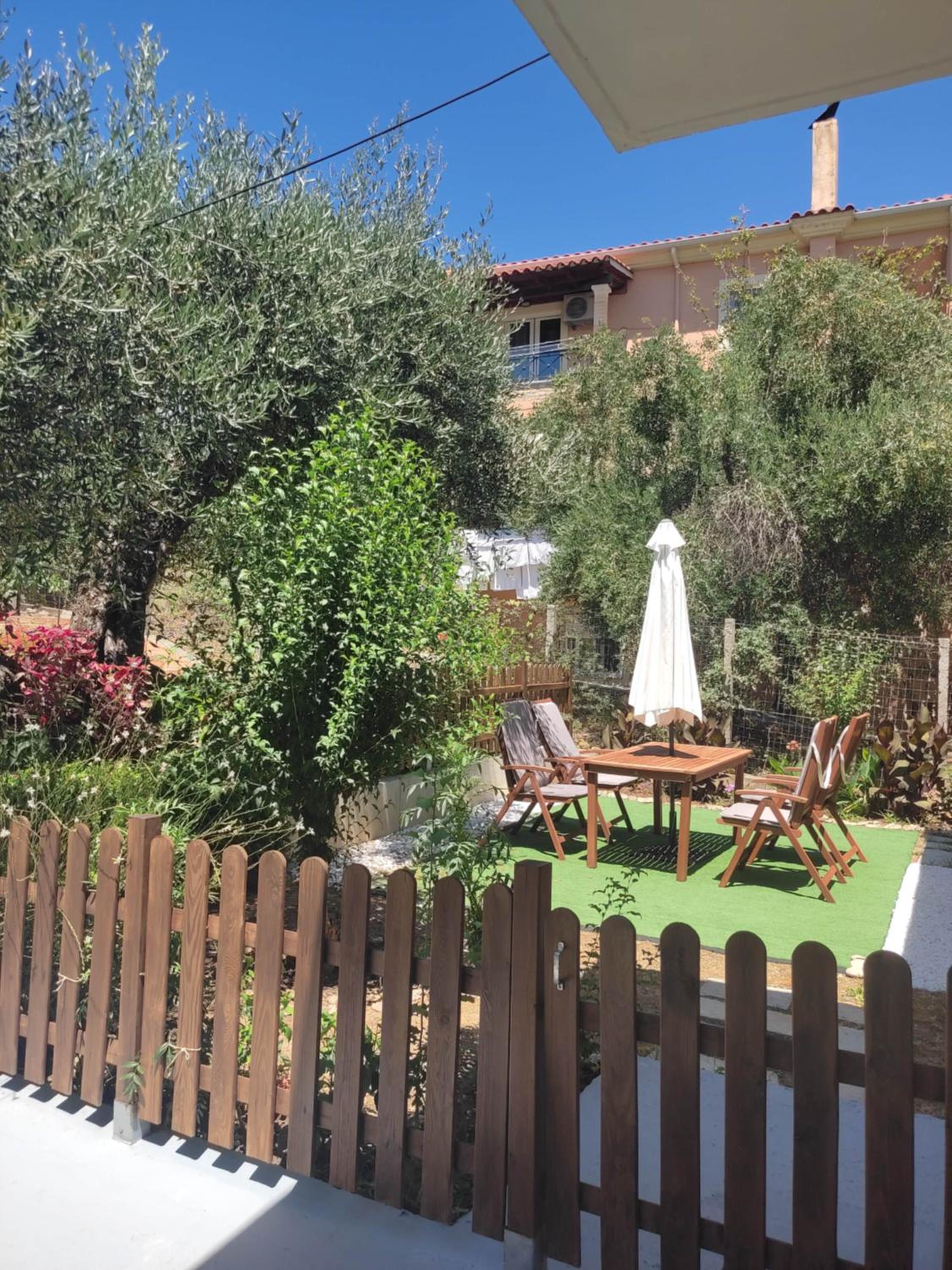 Apostolos & Eleni Family Apartments view 2