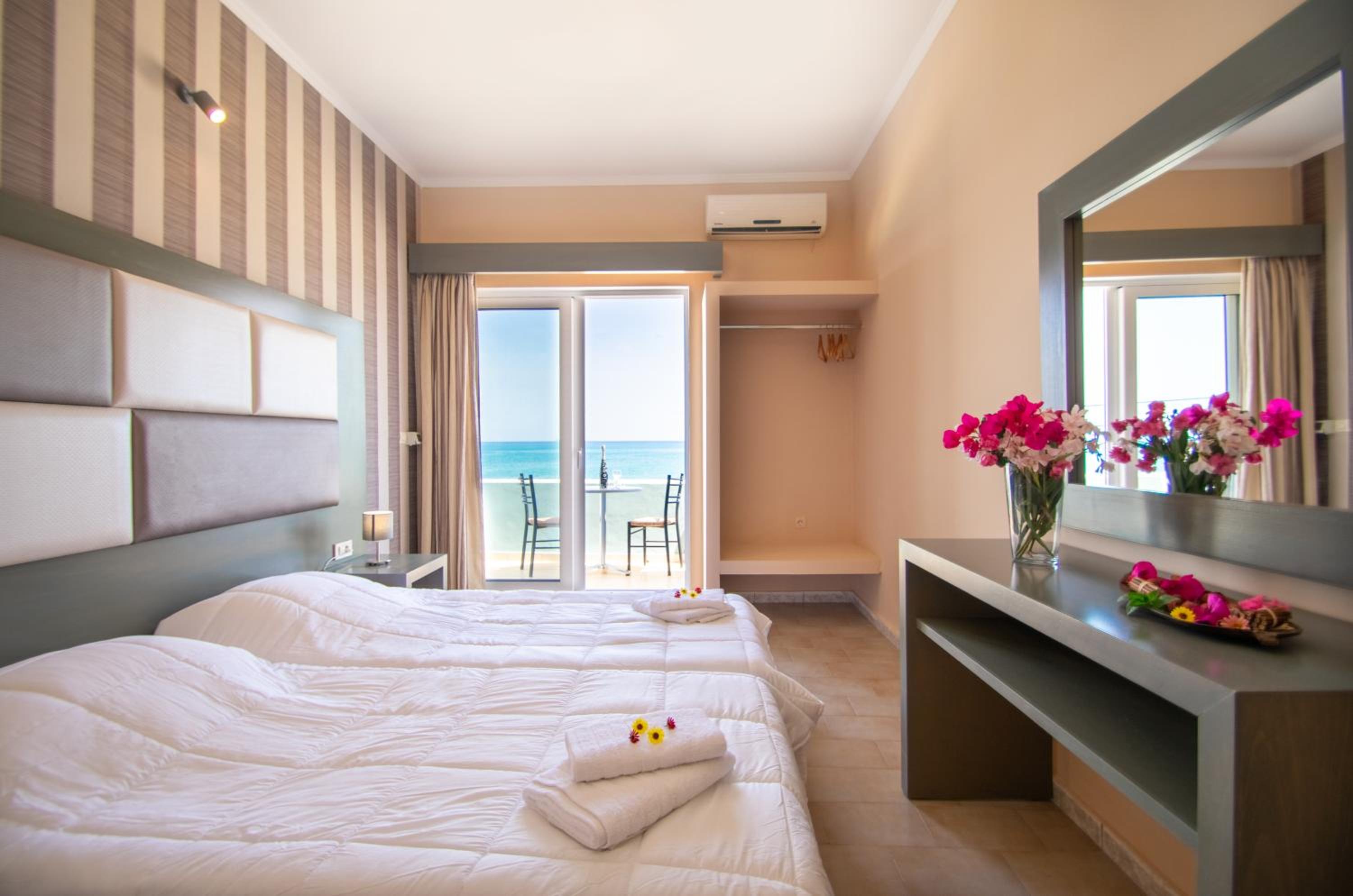 Aktypis Beachfront Studios photo 3