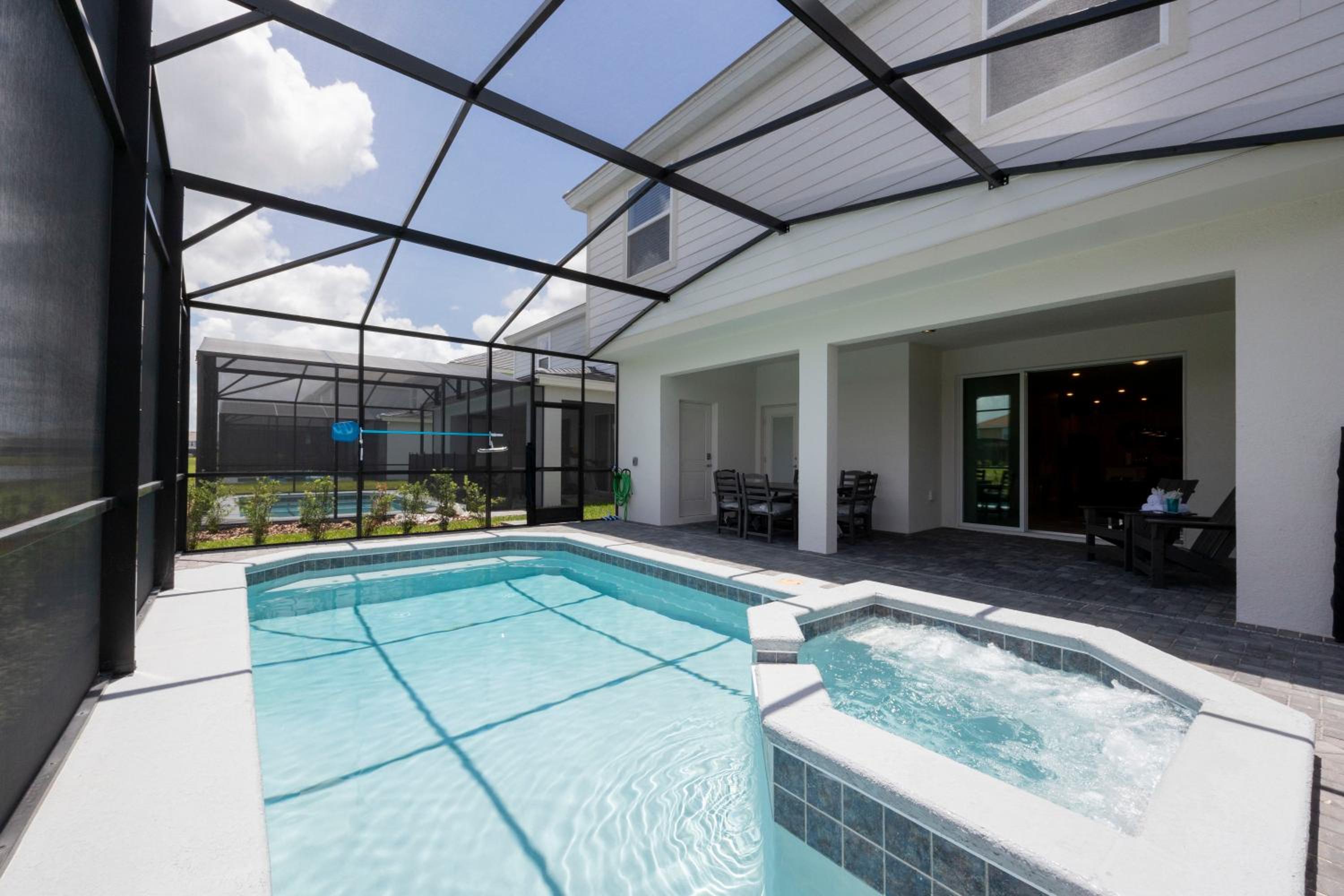 Stunning 6 Bd w/ Pool Close to Disney @ Solterra Resort 7211
