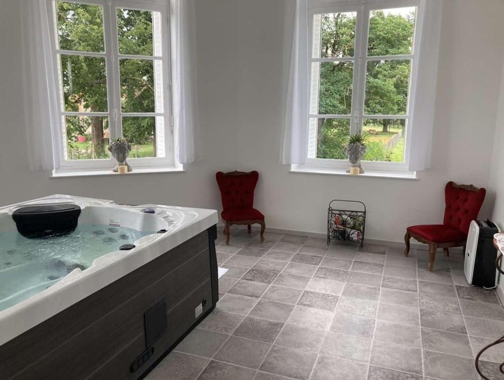 chambre romantique dans le château de la Bouchatte