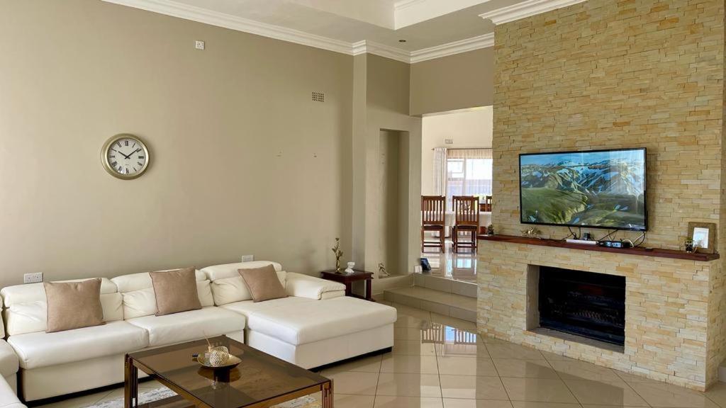 Commodious and Contemporary double home - 2042 view 3