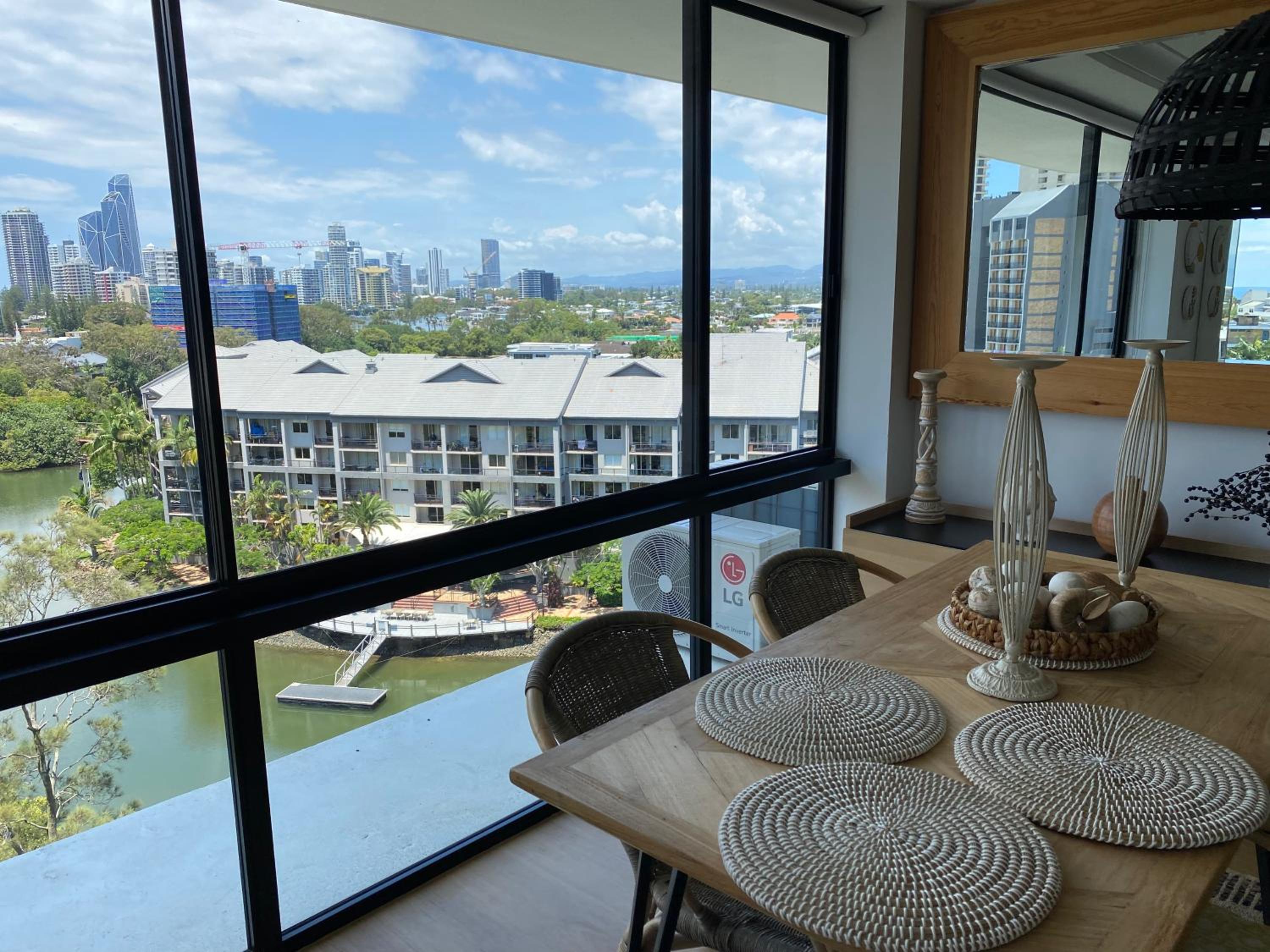 Surfers Plaza Romantic Getaway