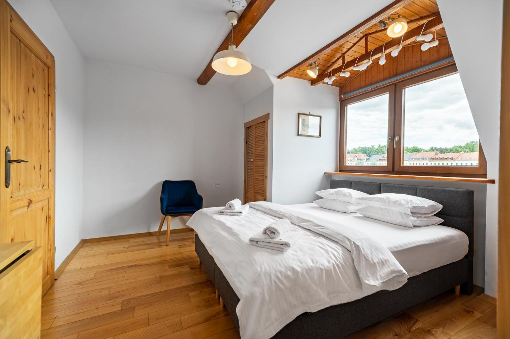 Blick Apartments - Riverview Studio Apartment