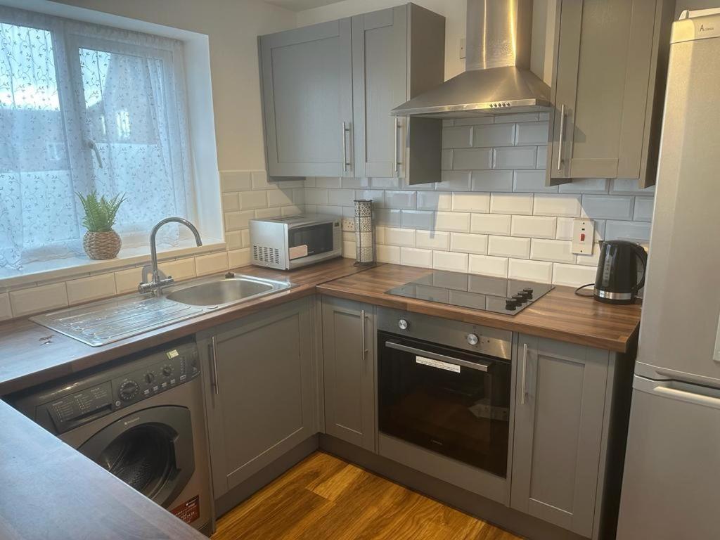 3 Bedroom House For Corporate Stays in Kettering