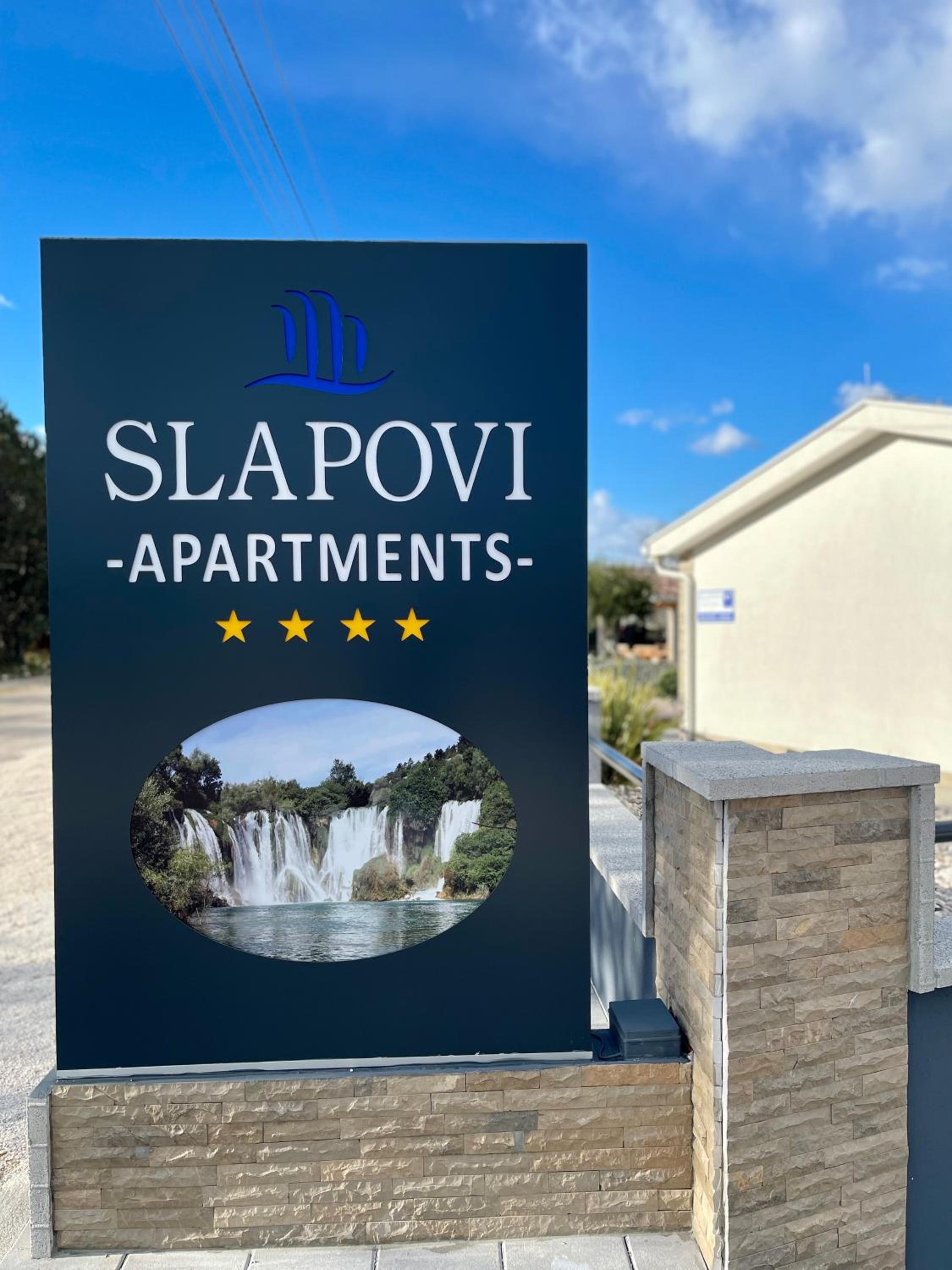 Apartments Slapovi