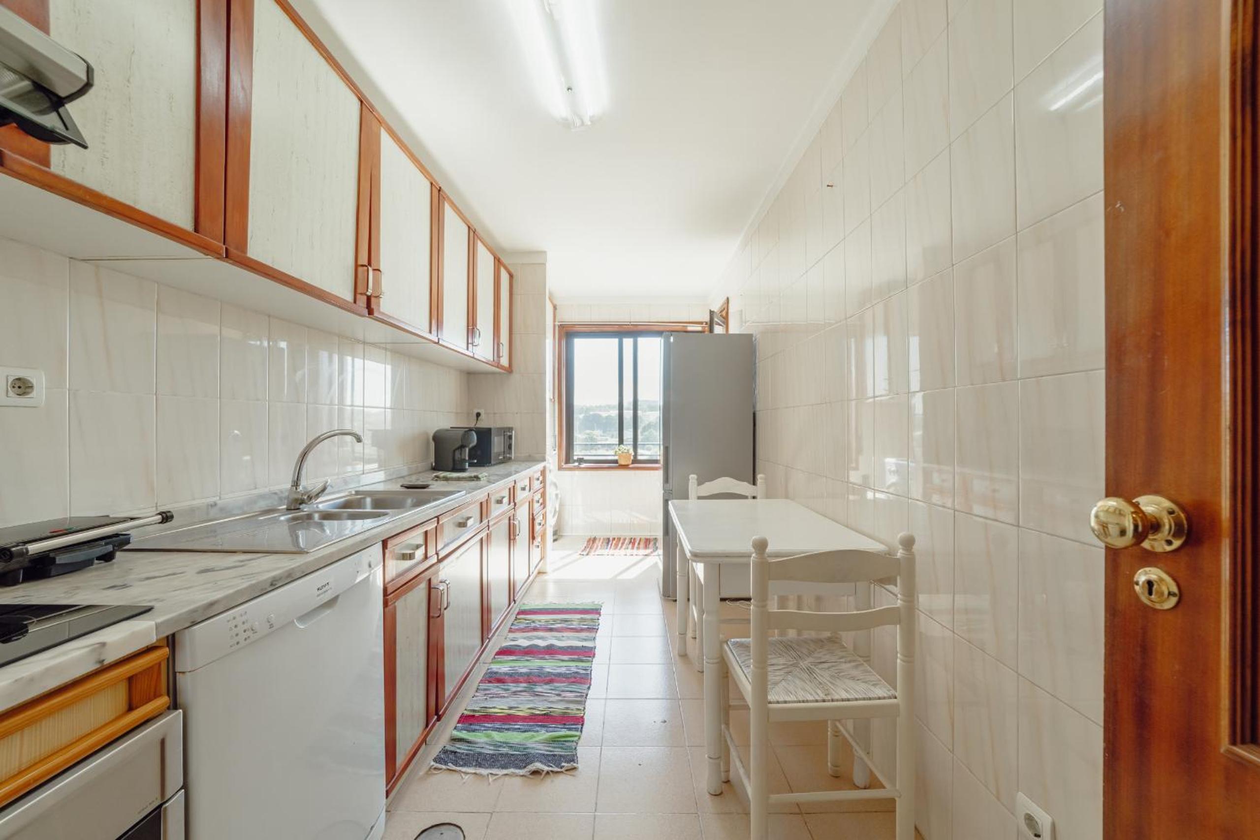 Matosinhos Seaside Apartment by Vacationy