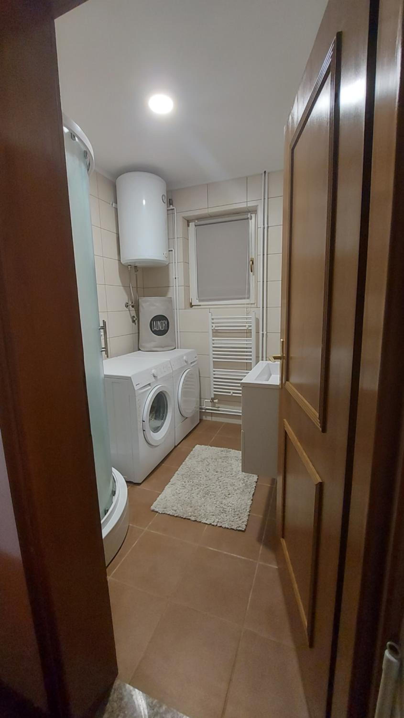 Idealna kuća za odmor, Pale