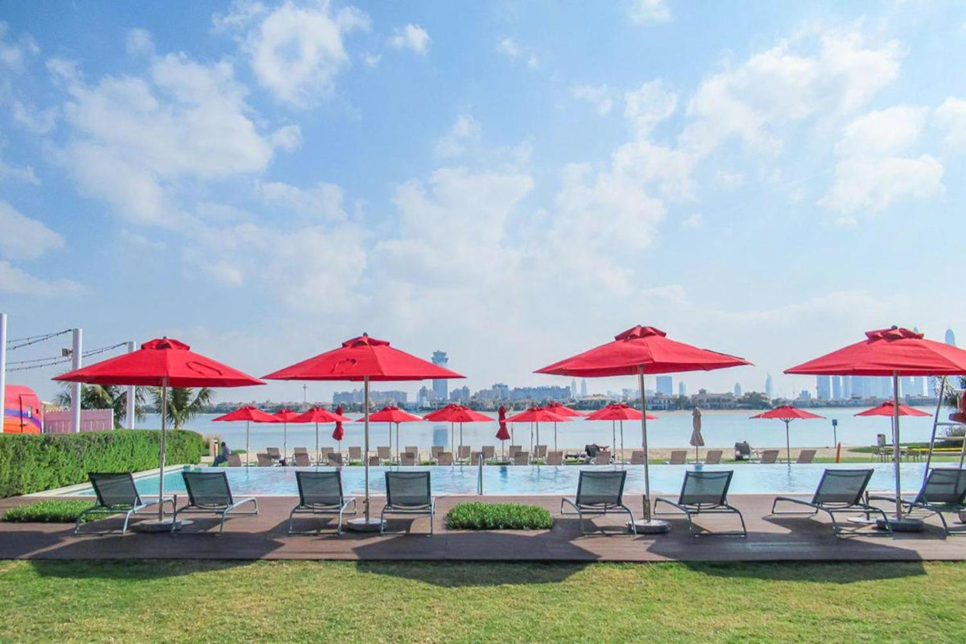 Spacious beachfront 2 bedroom apartment - The 8
