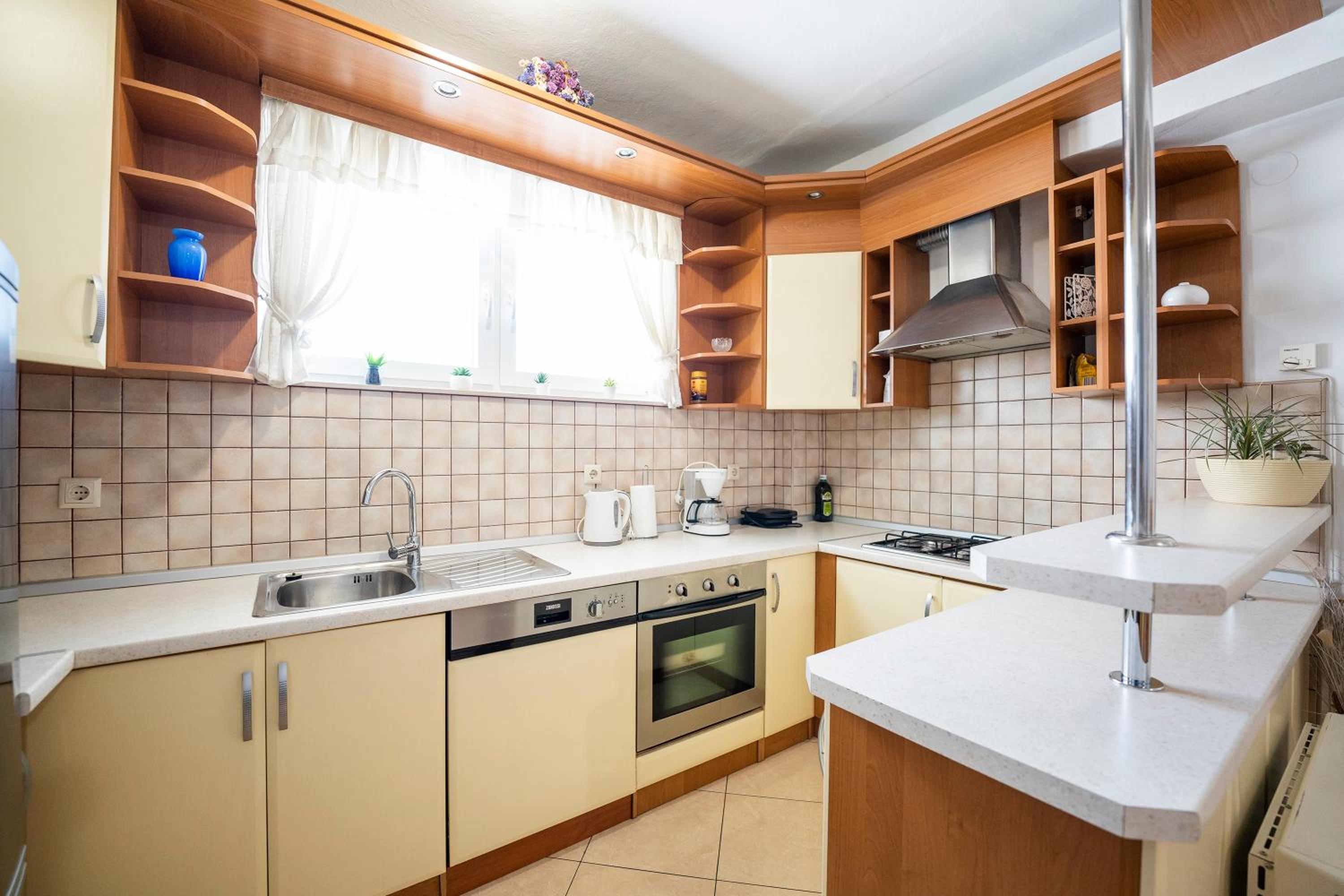 Apartment Suzy view 4
