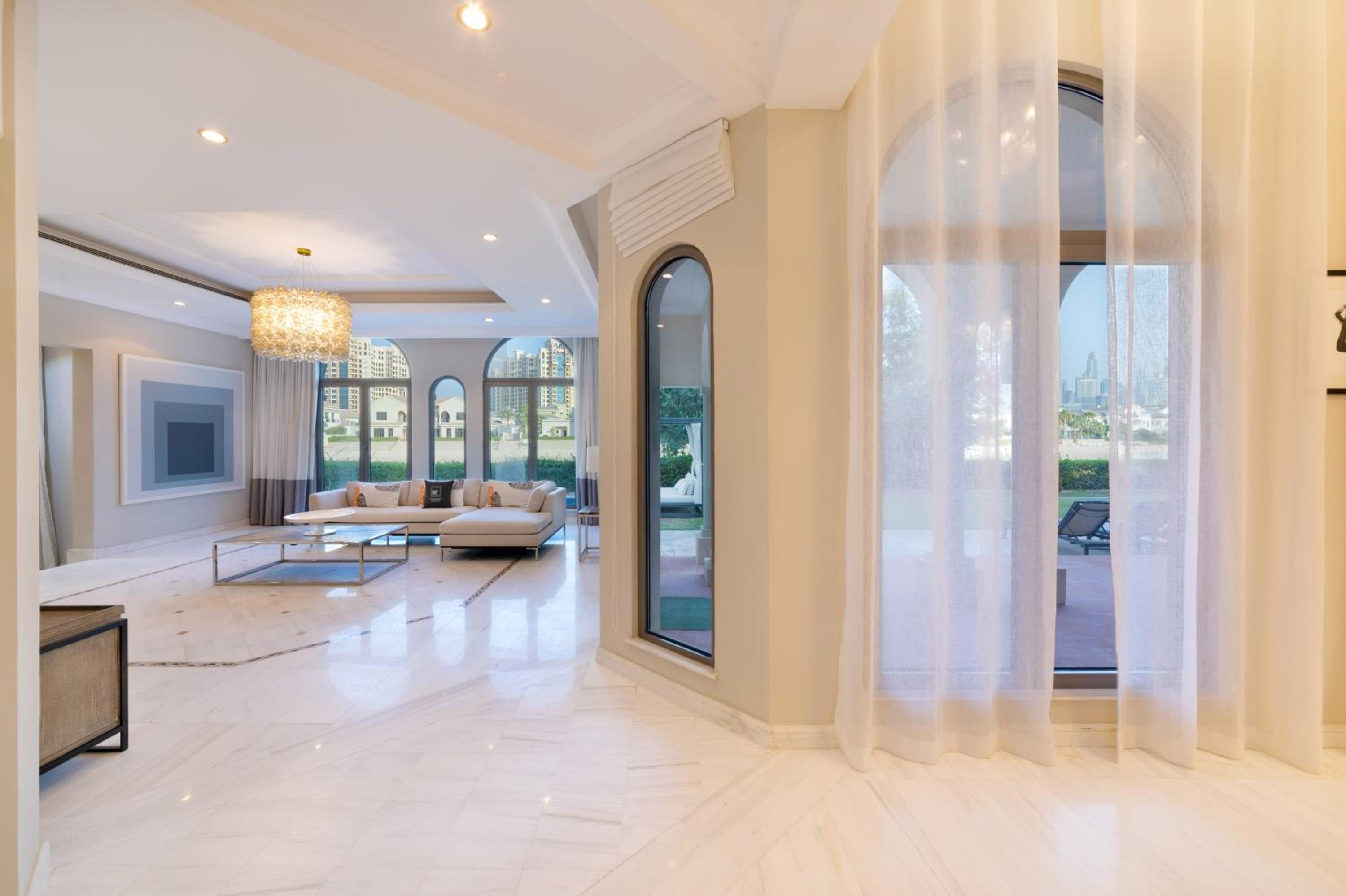 Maison Privee - Private Pool & Beach Access Villa with Cinematic Vws