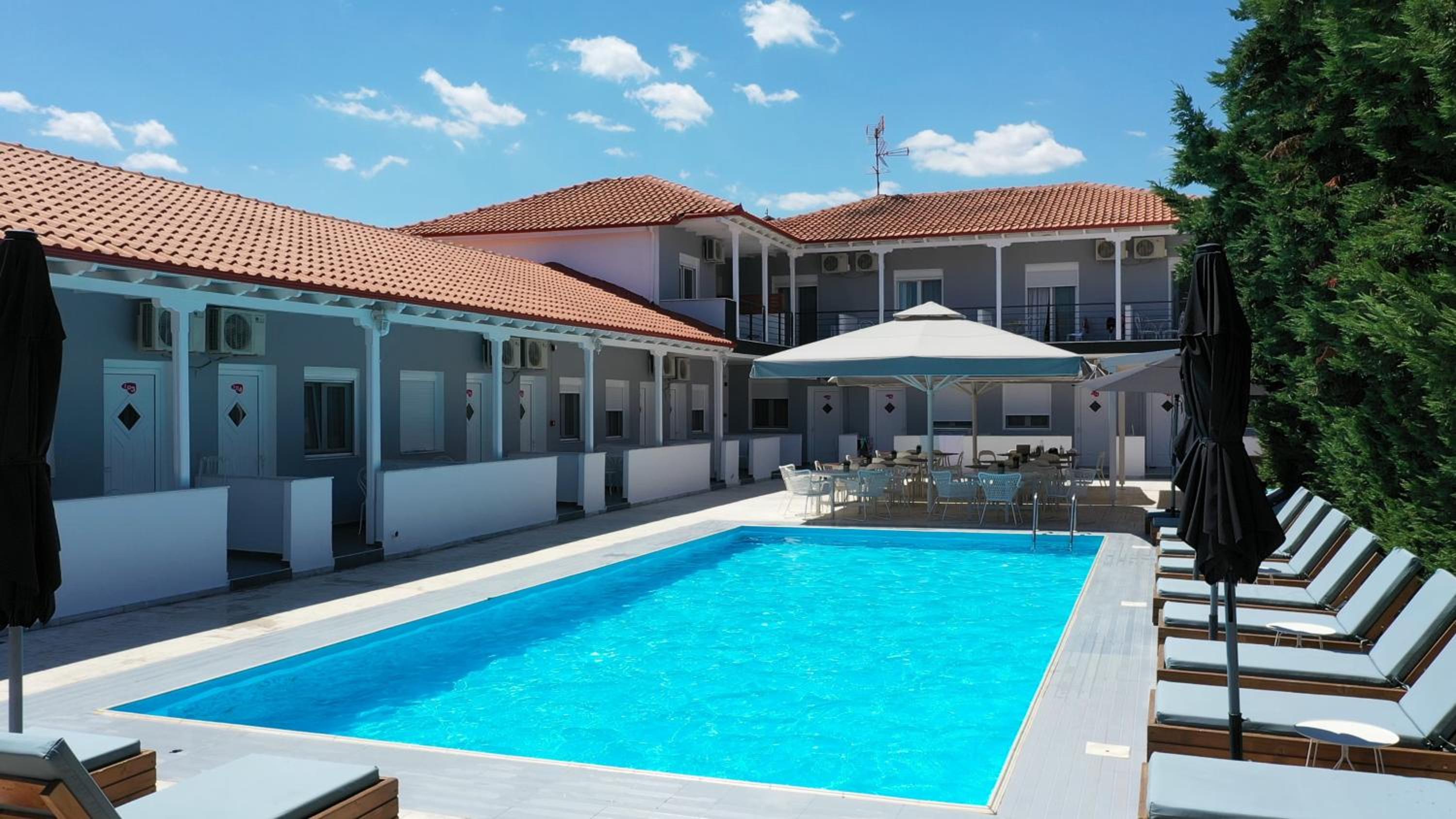 Philoxenia Suites
