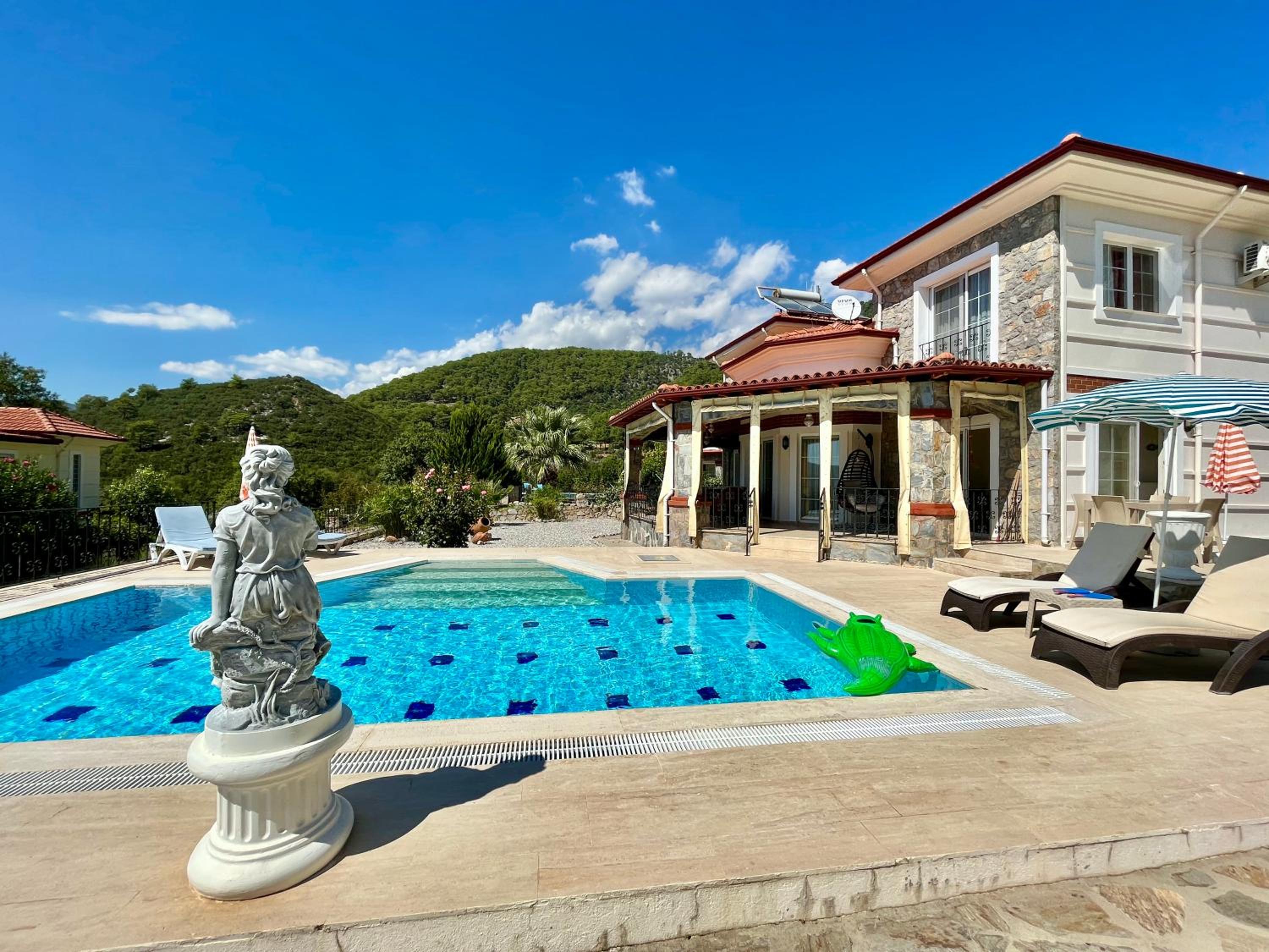 Private Pool - Private 1000m2 Garden, 4 Bedroom - 3 Bathroom - 8 Person, DETACHED Villas, Unlimited WiFi - Free Parking — photo 3