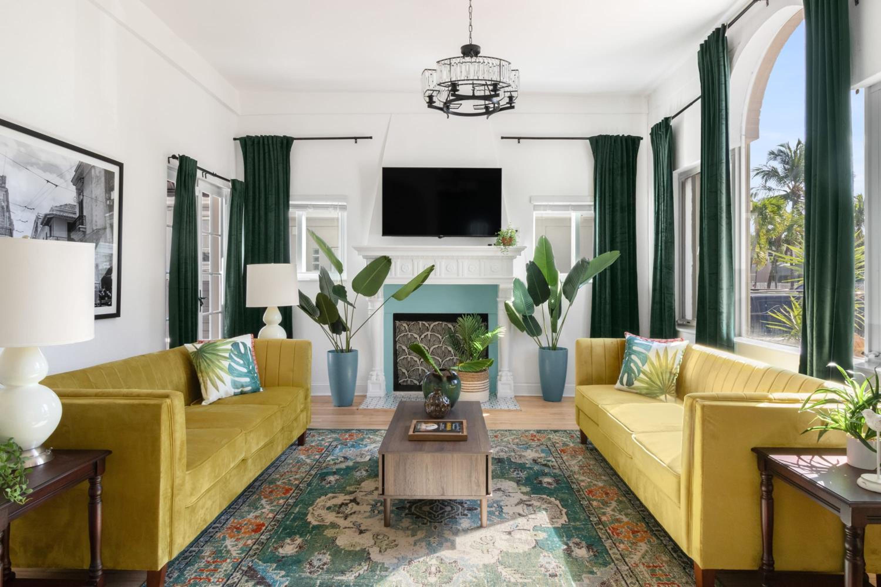 Havana ooh na na Cuban Style Villa with Yard