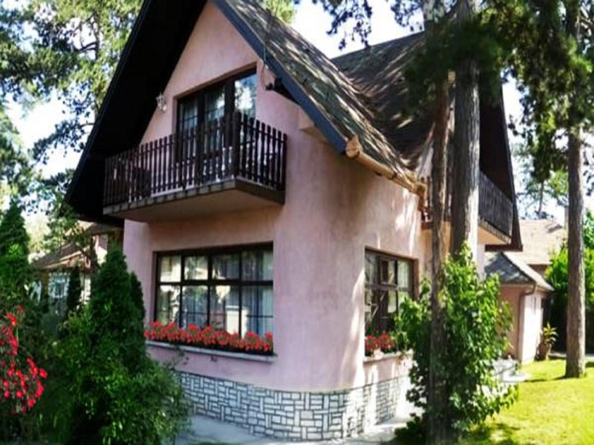 Galamb Villa