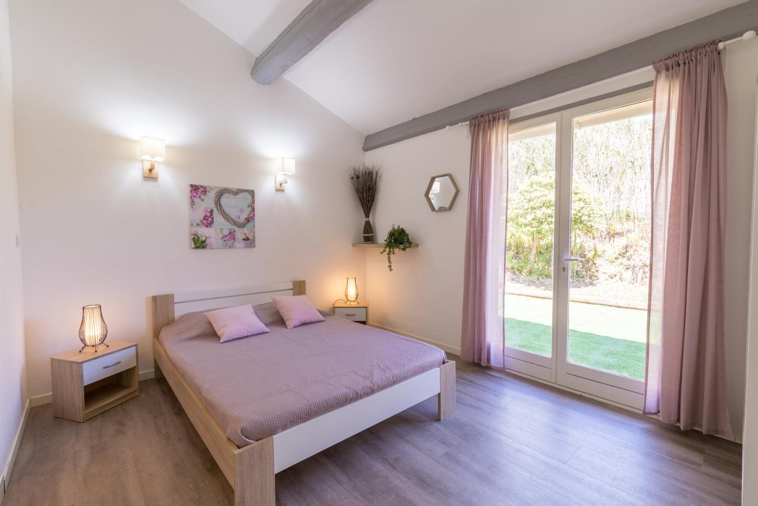 La Félyvonne, villa familiale confortable avec sa grande terrasse ombragée et sa vue dégagée vers la mer
