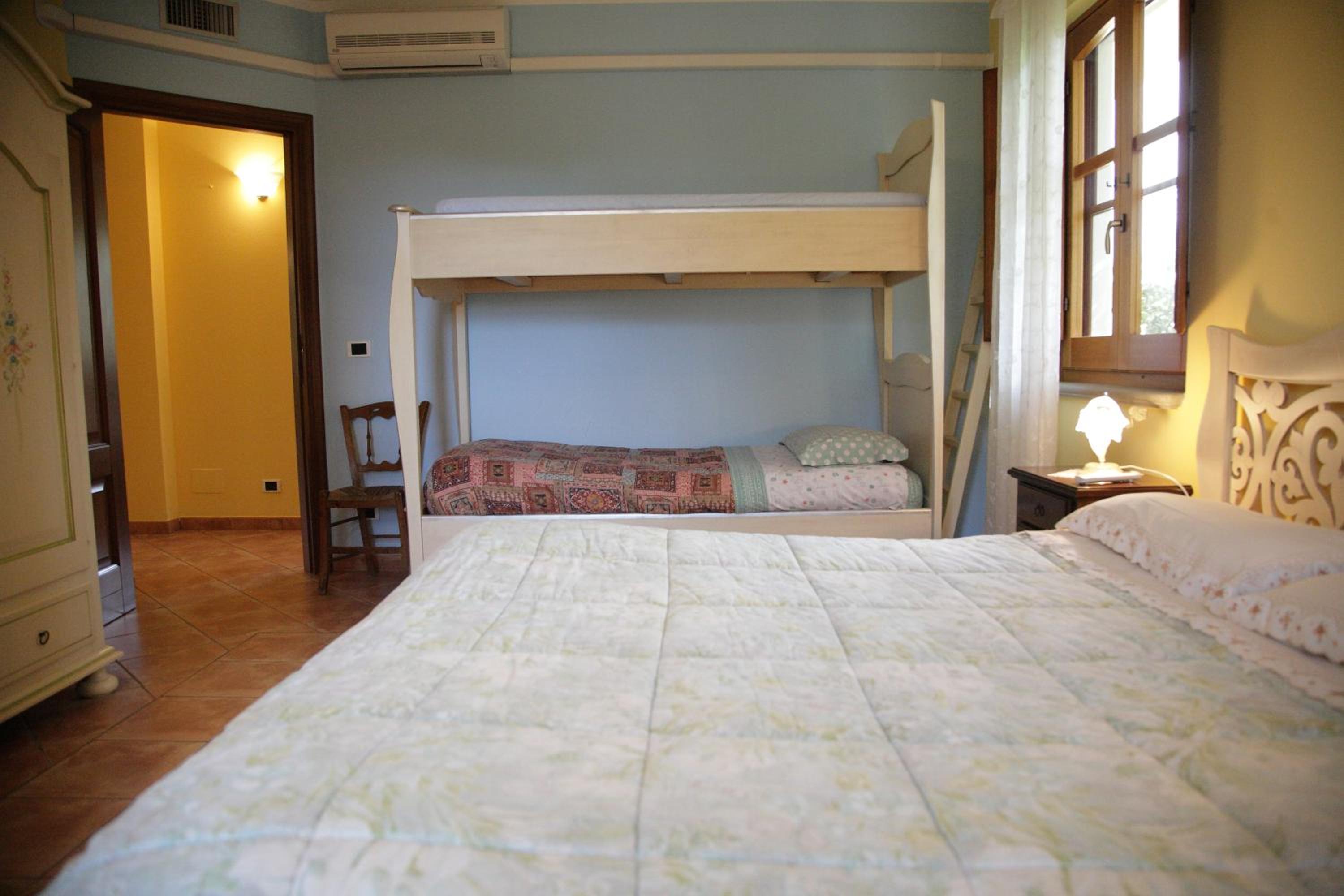 Su Livariu view 5