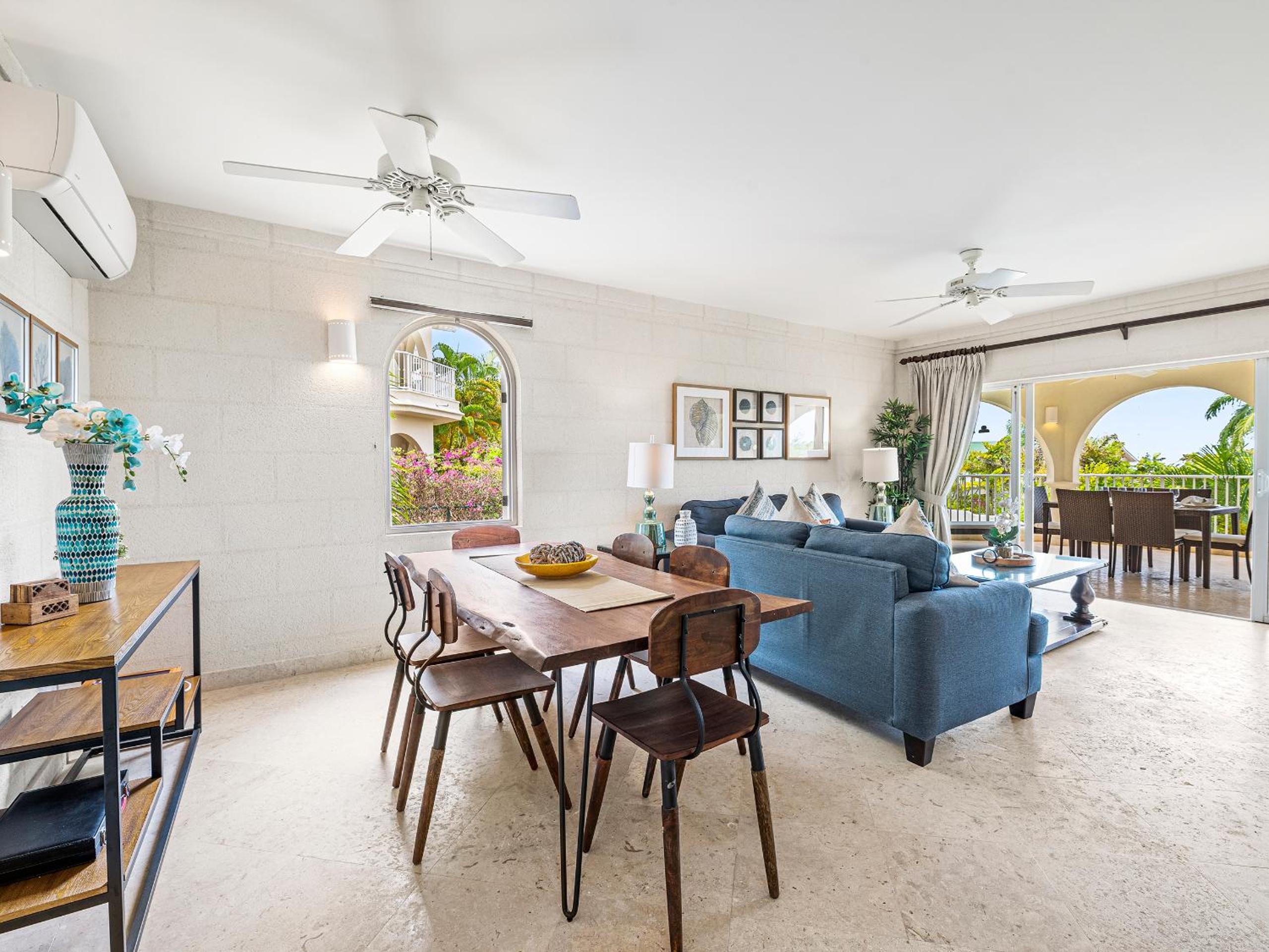 Royal Apartment at Westmoreland with Amazing Pool