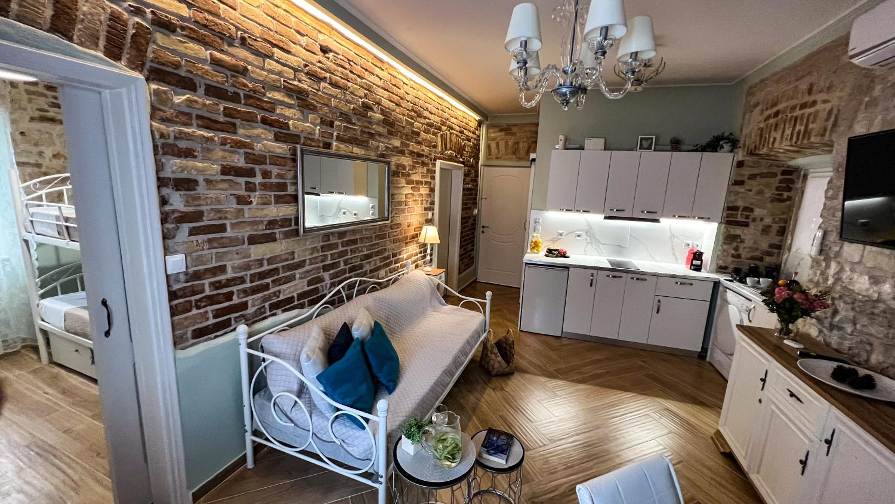 Bruskos luxury