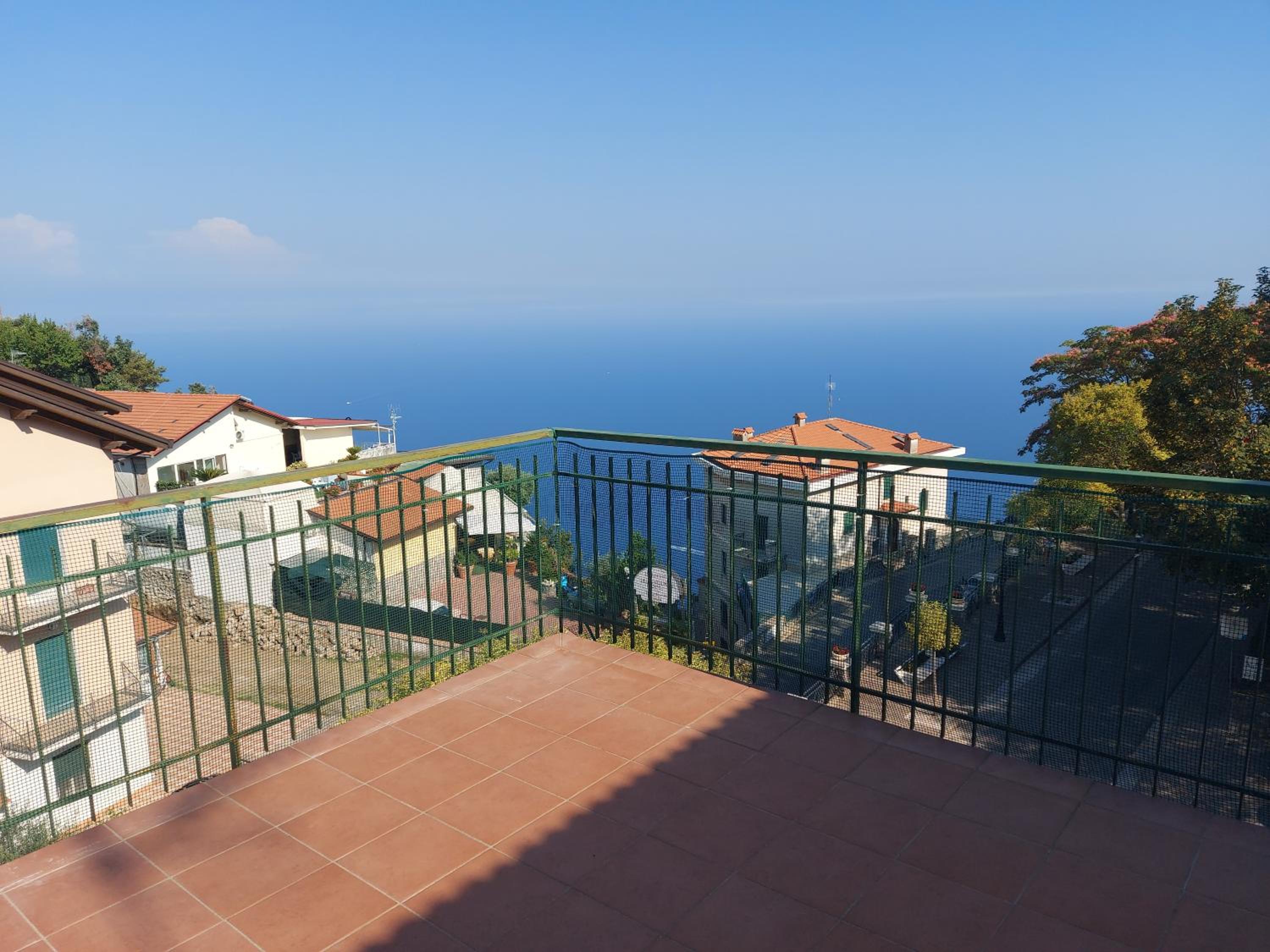 Mira Amalfi