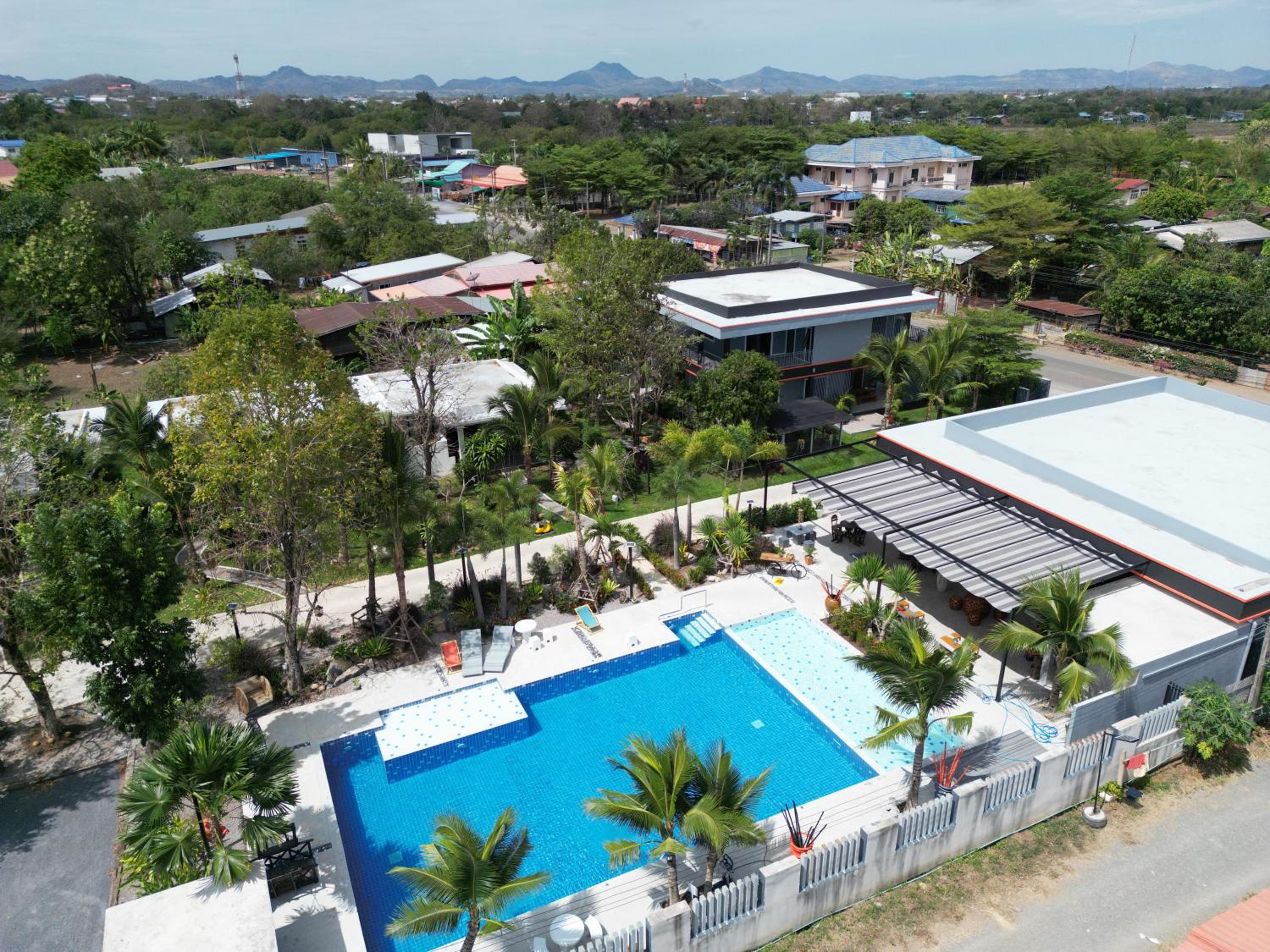 swimming pool