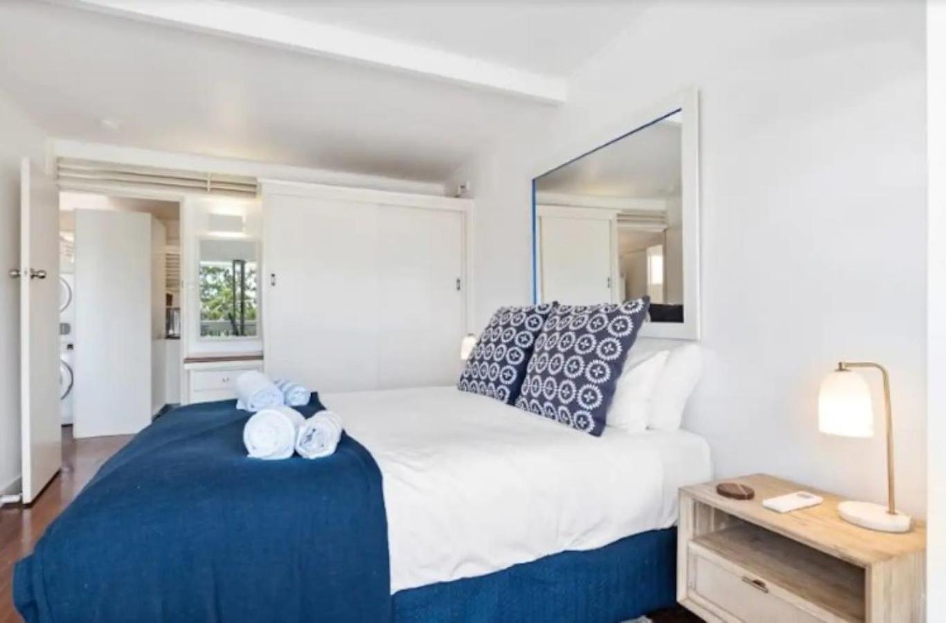 Ocean Views Central to everything , 2 bed, 2 minute walk to Beach