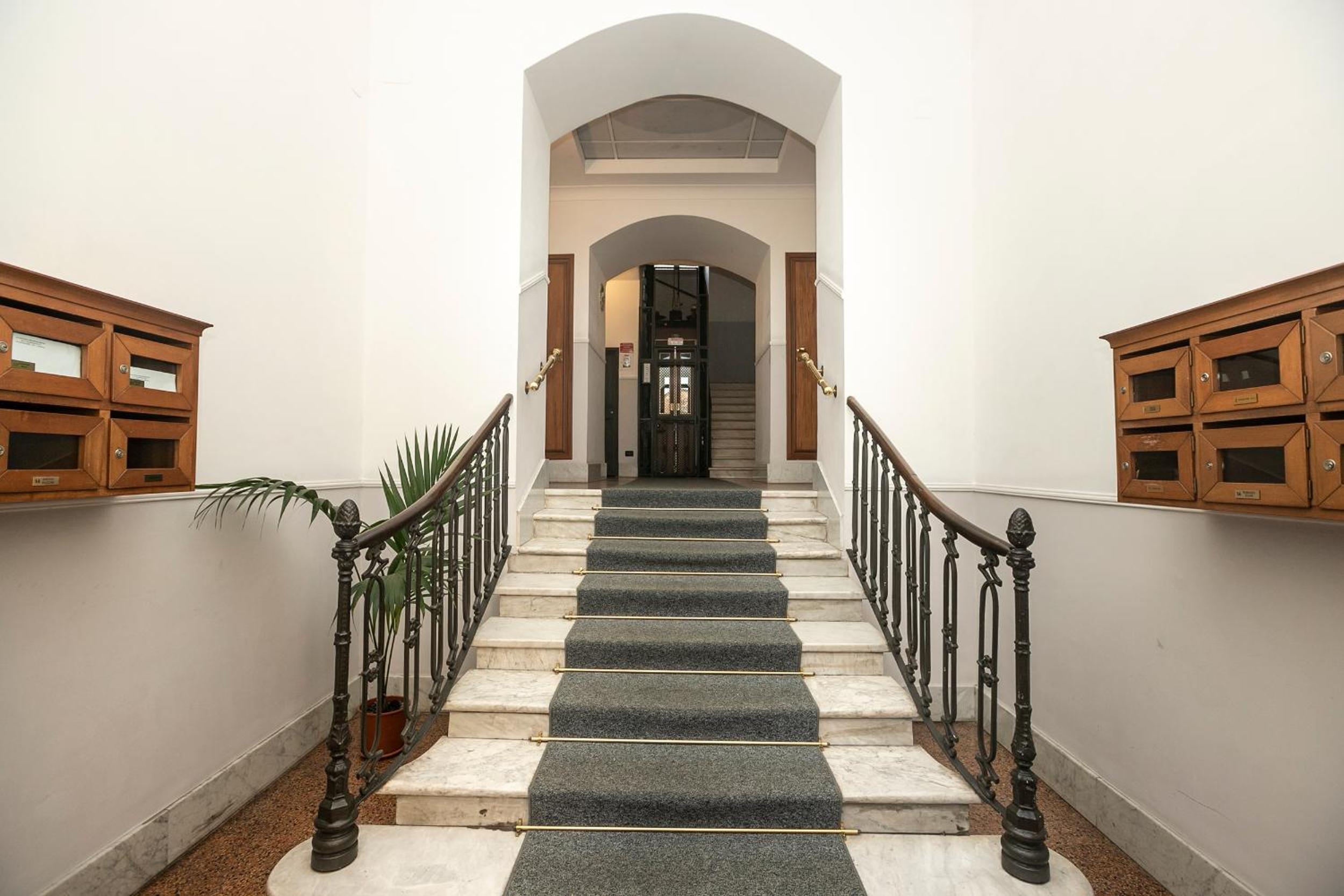 Homes in Genoa - Gold e Silver