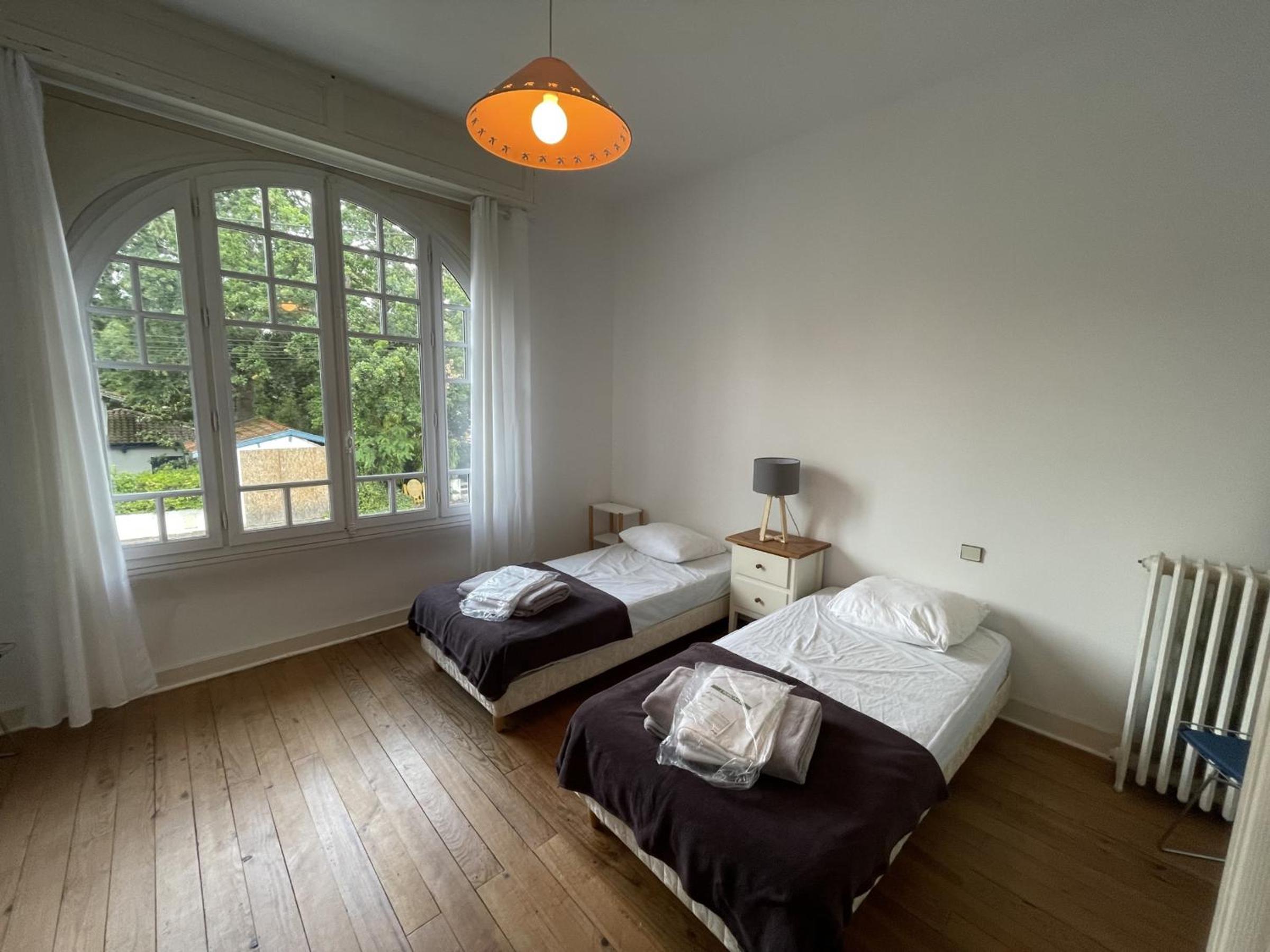 Villa Arcachon, 9 pièces, 8 personnes - FR-1-374-33